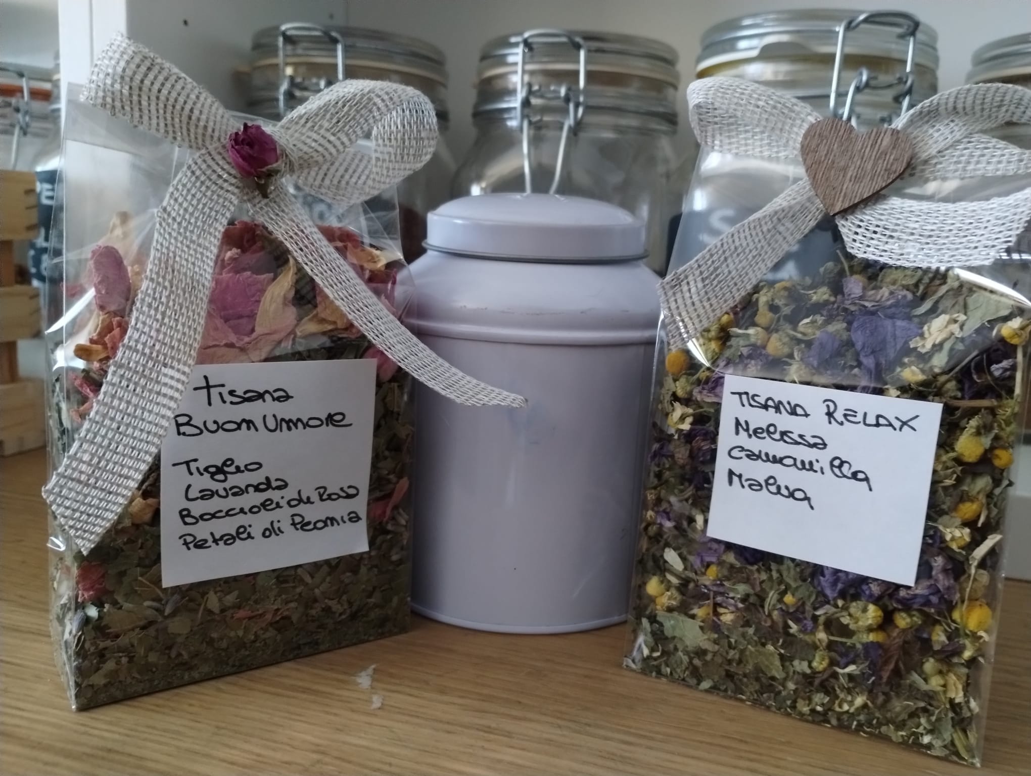 Tisana Relax con barattolo in latta salva freschezza