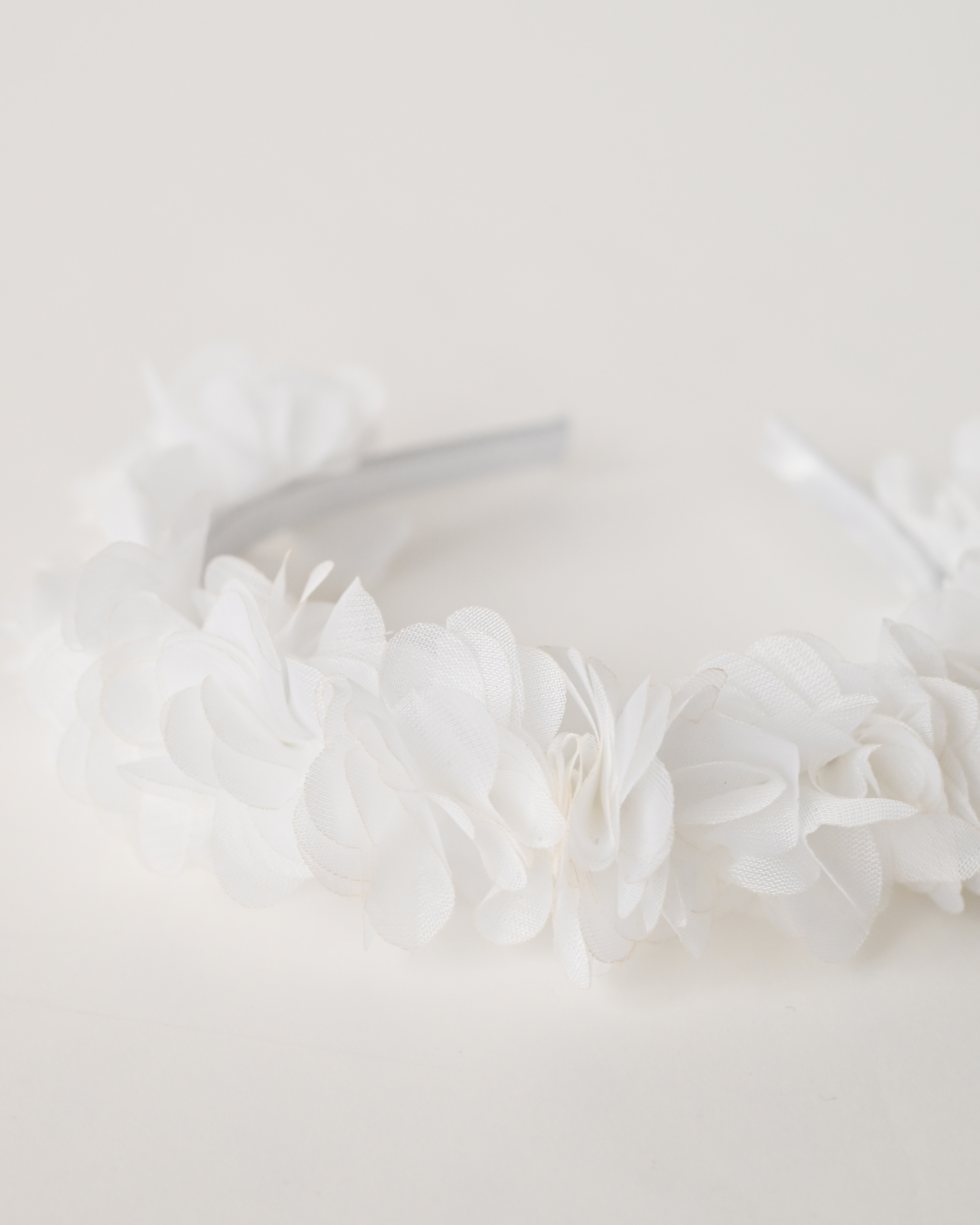 Plaukų lankelis "Beatričė" (baltas) 