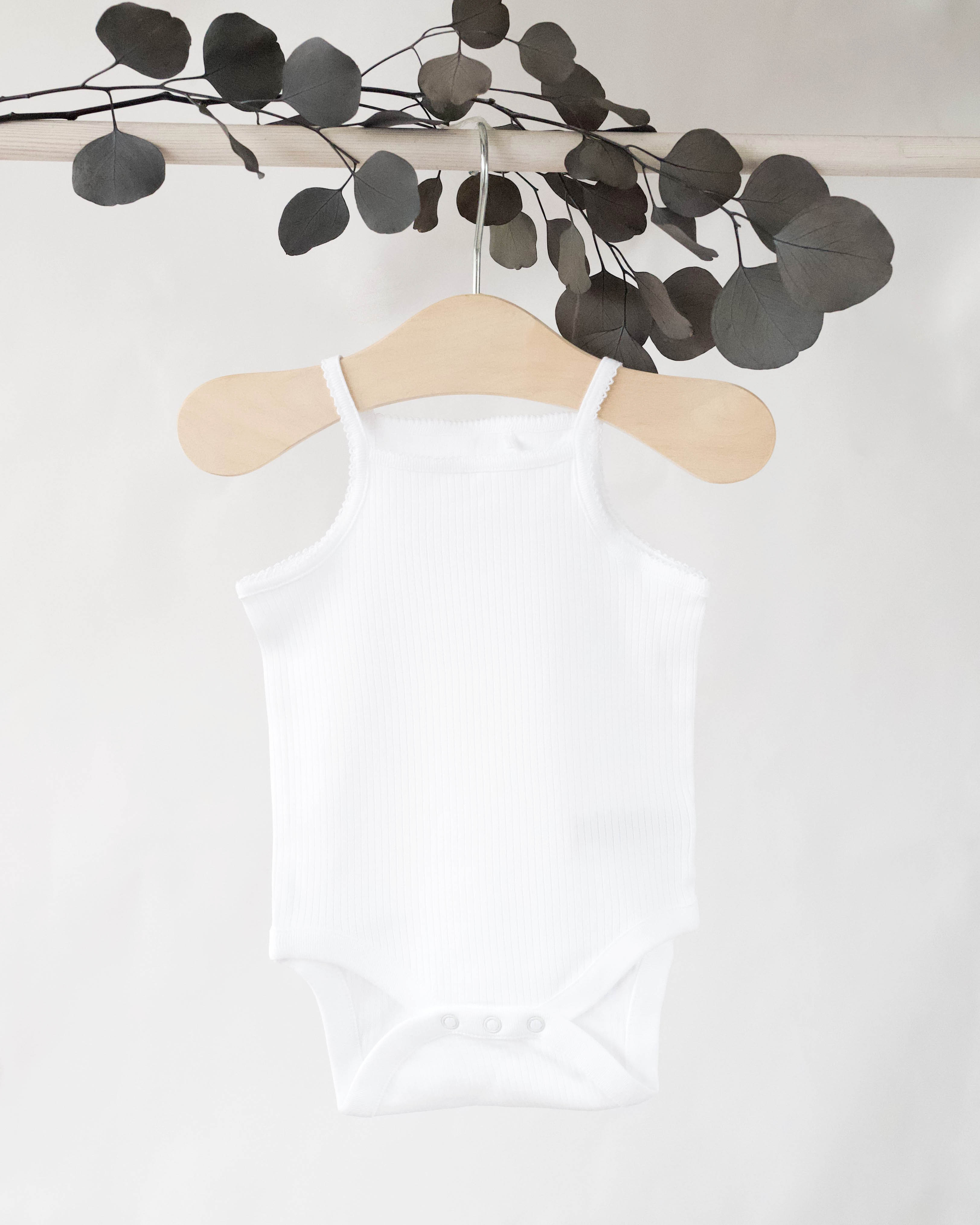 Apatinis smėlinukas su petnešėlėmis