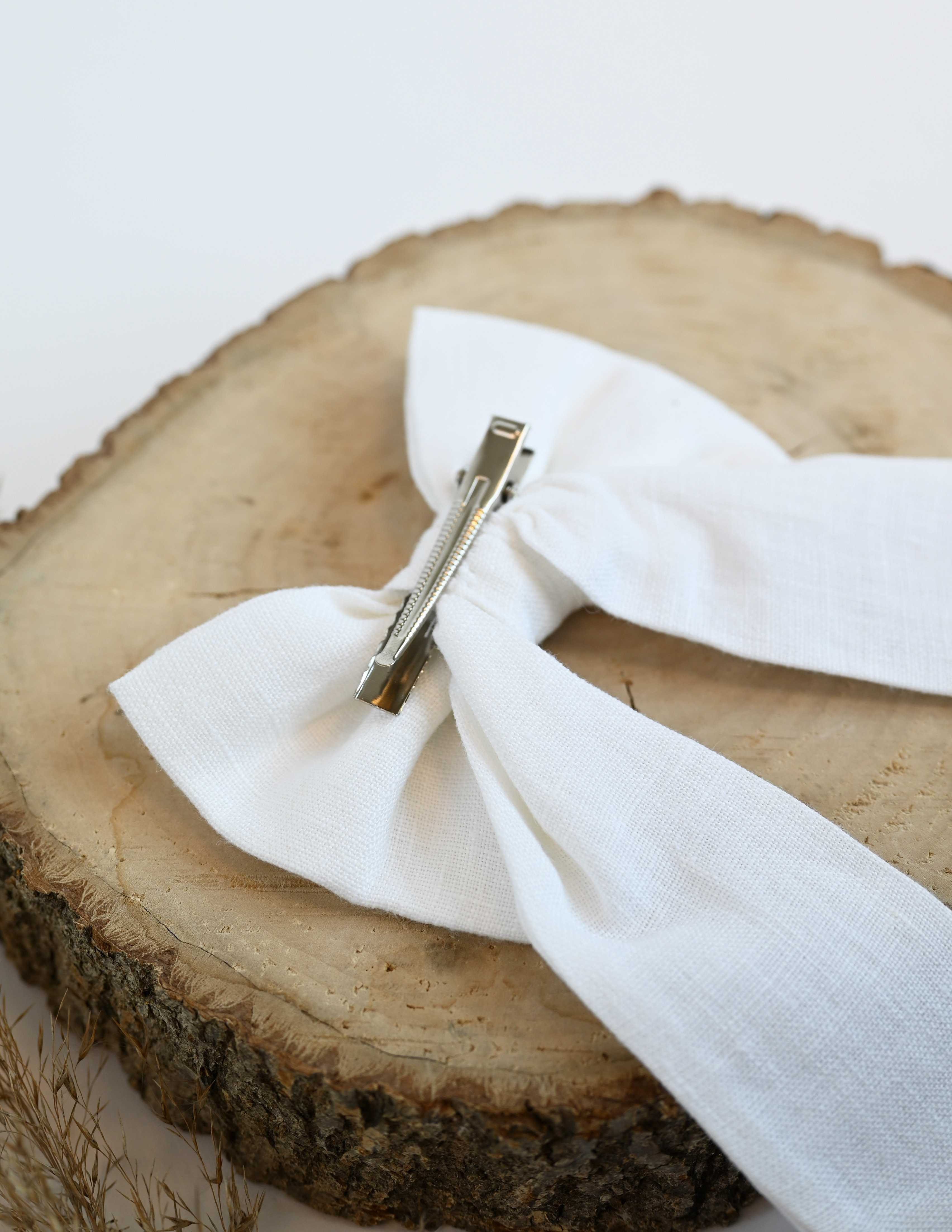 Lininis, didelis kaspinas į plaukus "Morta" (baltas)