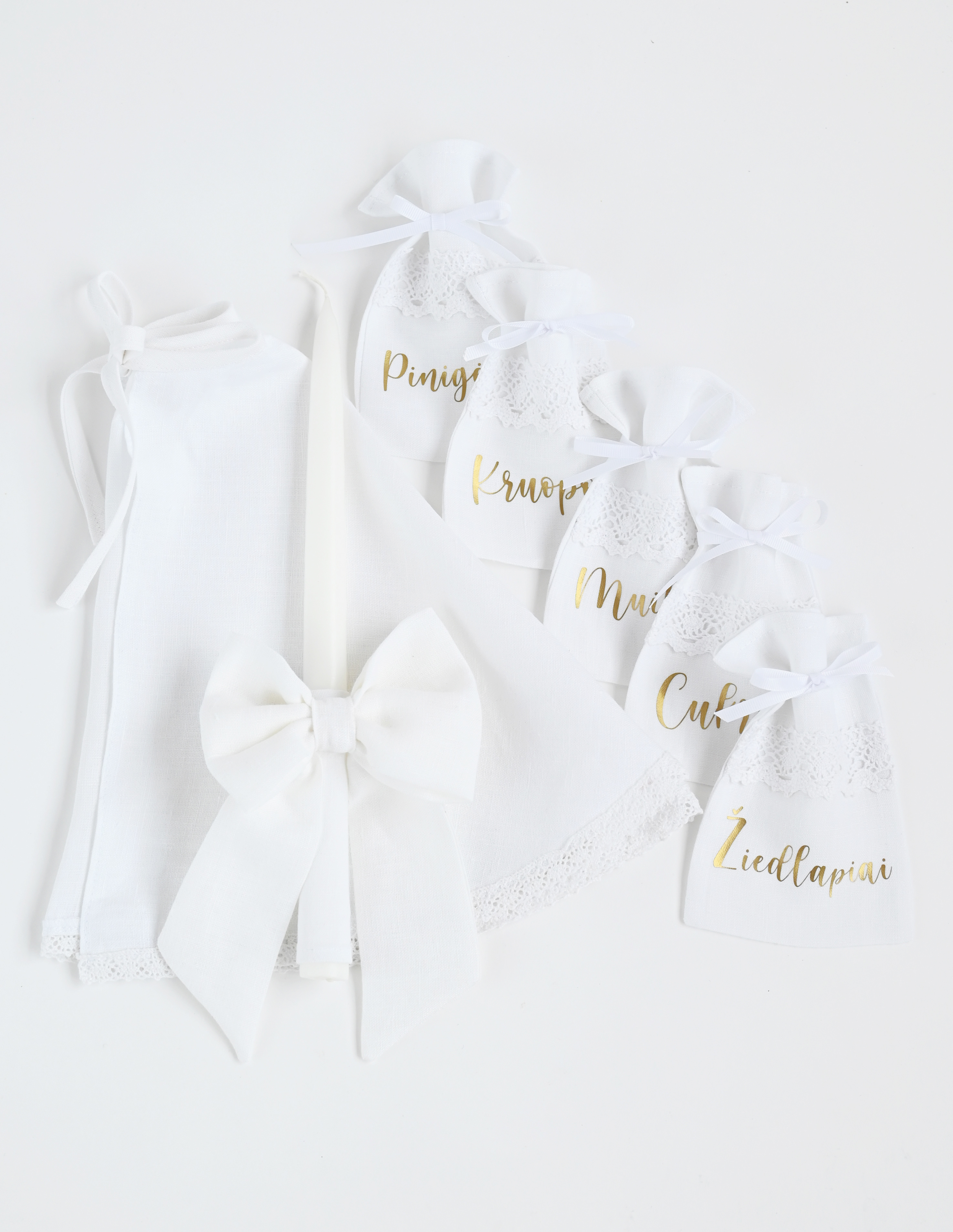 Lininis krikšto skraistės, žvakės ir maišelių rinkinys