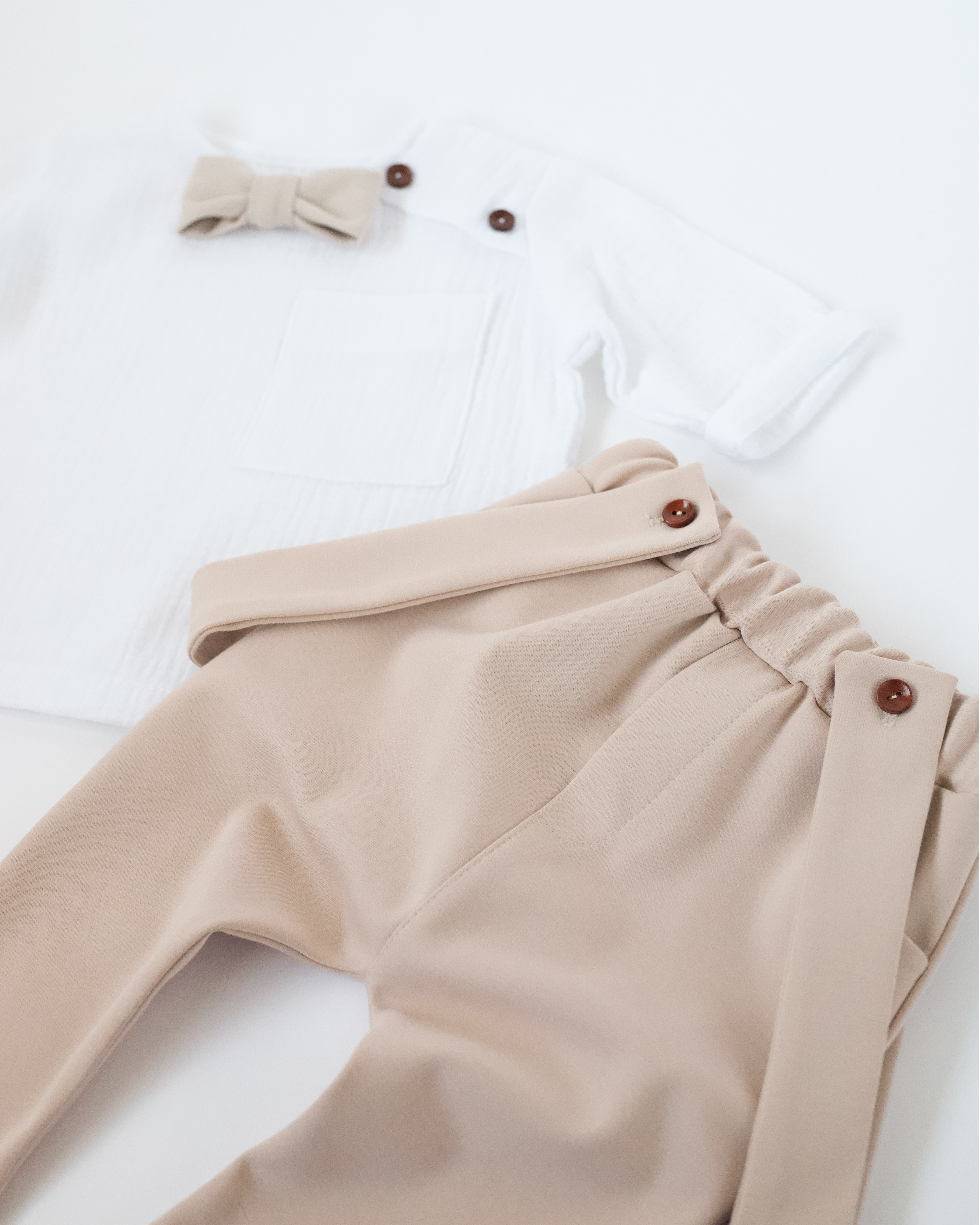 Kostiumėlis berniukui su muslino marškiniais "Baltaramiejus" 