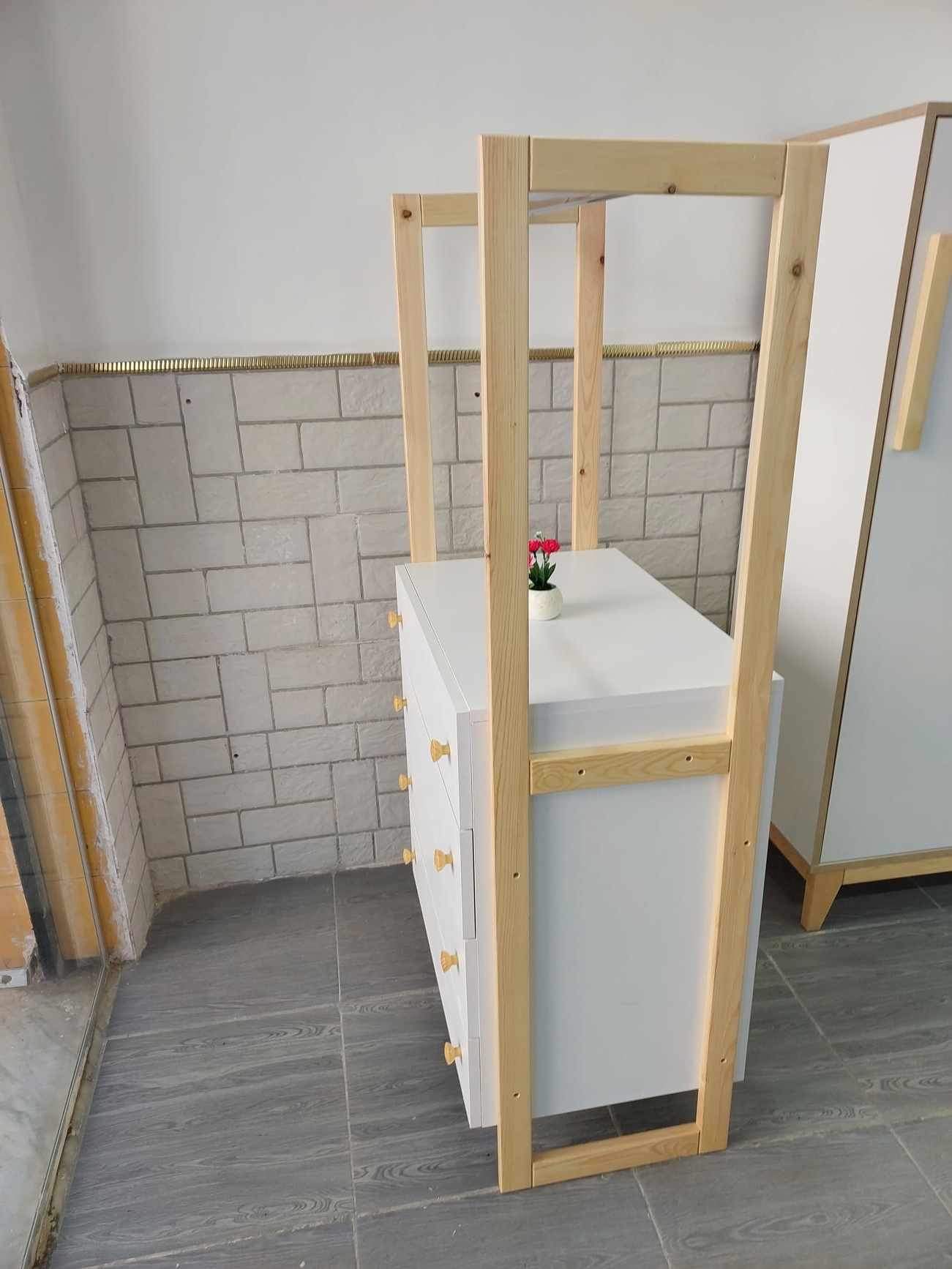 Commode 04 tiroirs avec tringle 90cm x 80cm x 40cm