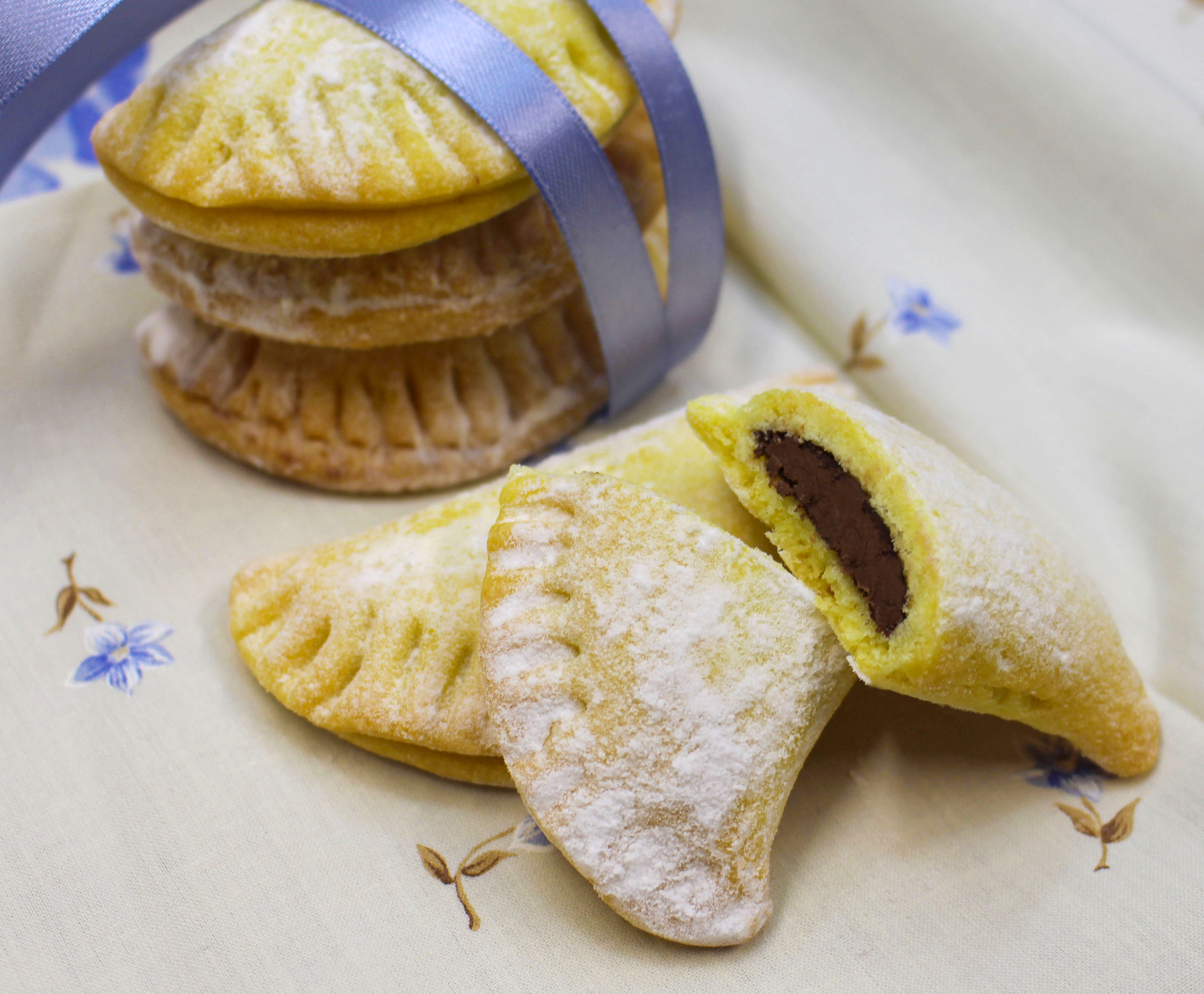 Raviole con crema di cacao e nocciole