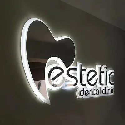 Illuminated Dental Clinic Sign