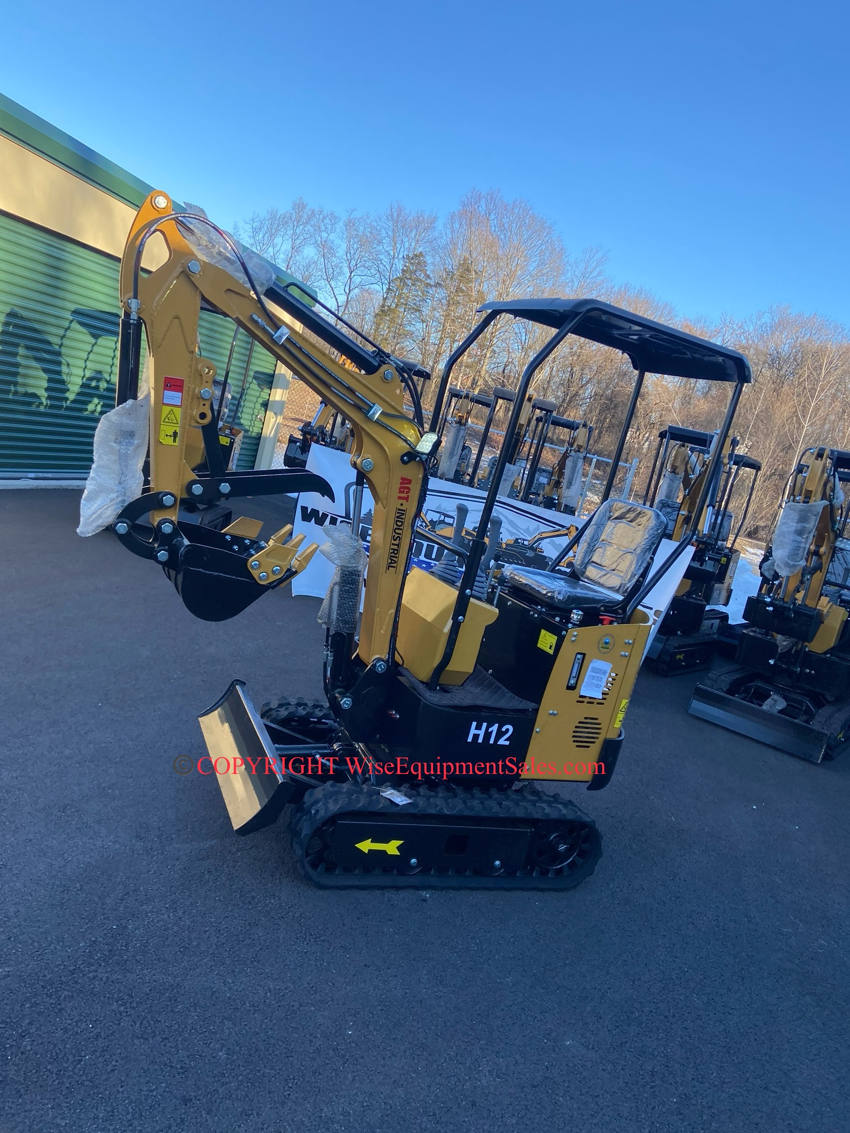 AGT H12 1 Ton Excavator Briggs and Stratton Motor (click image for details)