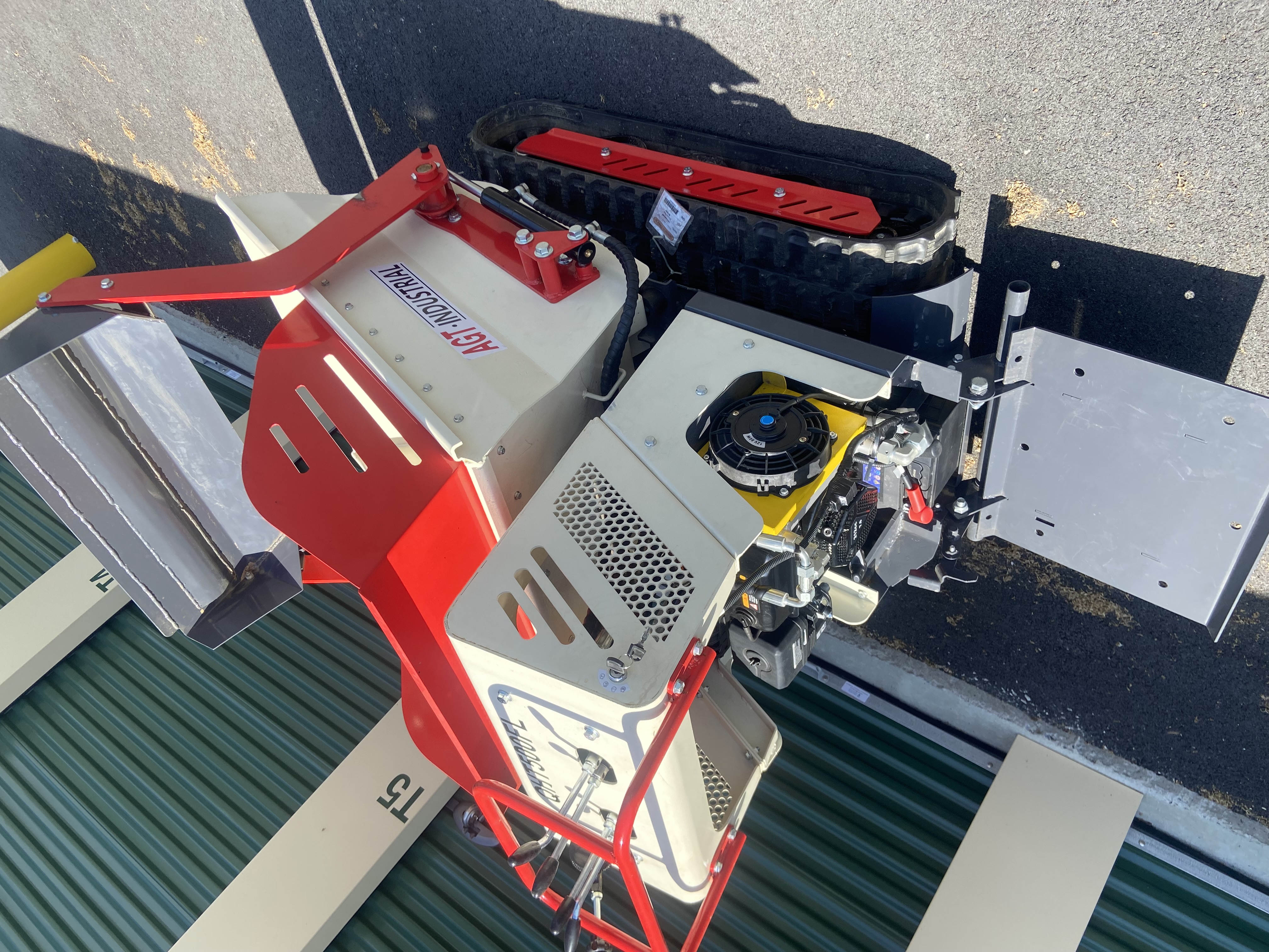 AGT QHT 500FL Self Loading Dumper W/ Removable Bucket