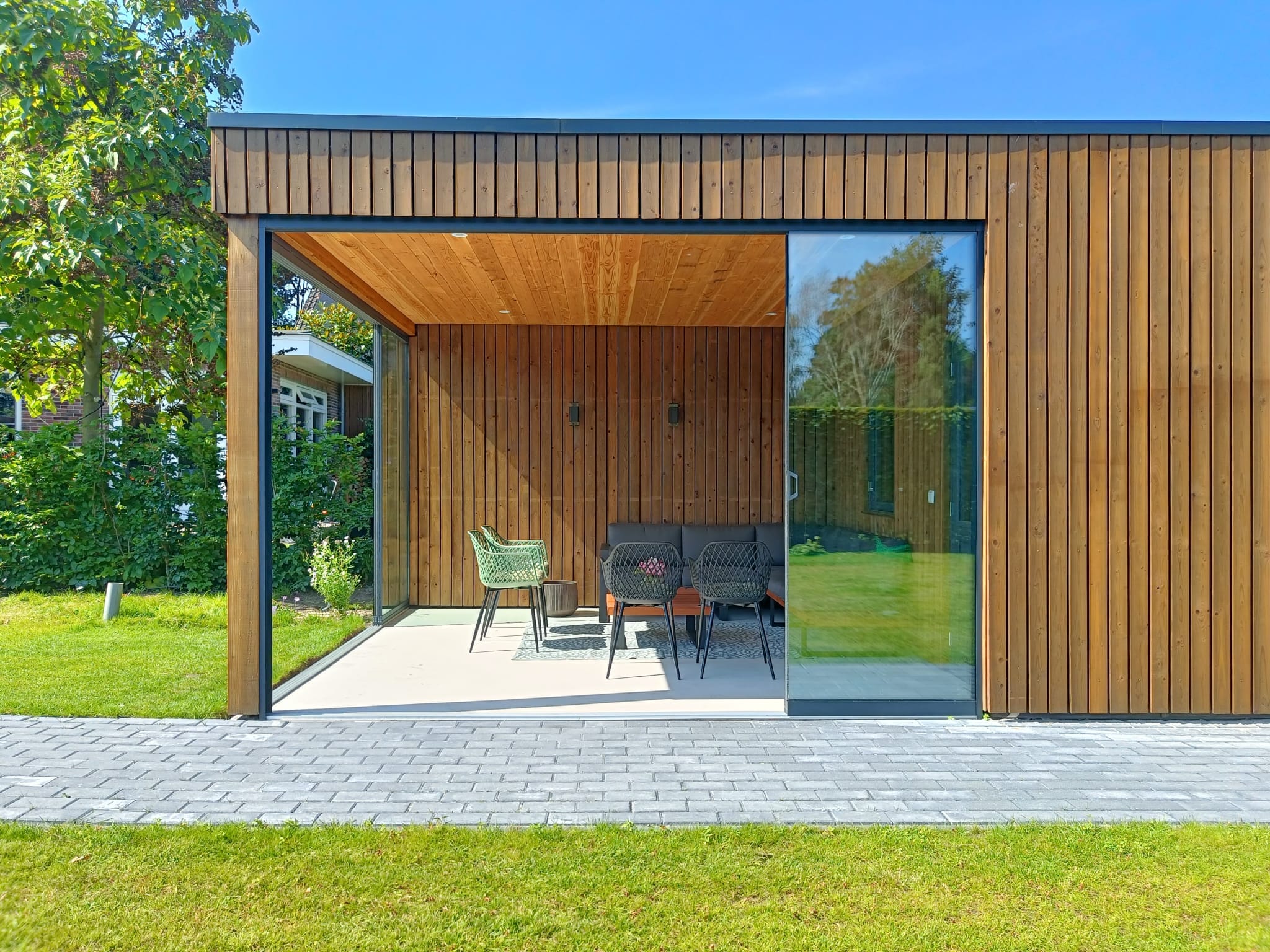 Glazen schuifwand 6-railsysteem met heldere/getinte glazen (complete set + railsysteem op maat)