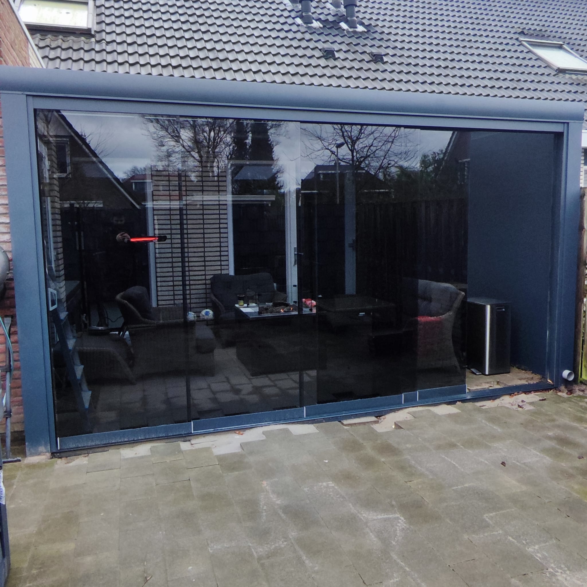 Glazen schuifwand 5-railsysteem met heldere/getinte glazen (complete set + railsysteem op maat)