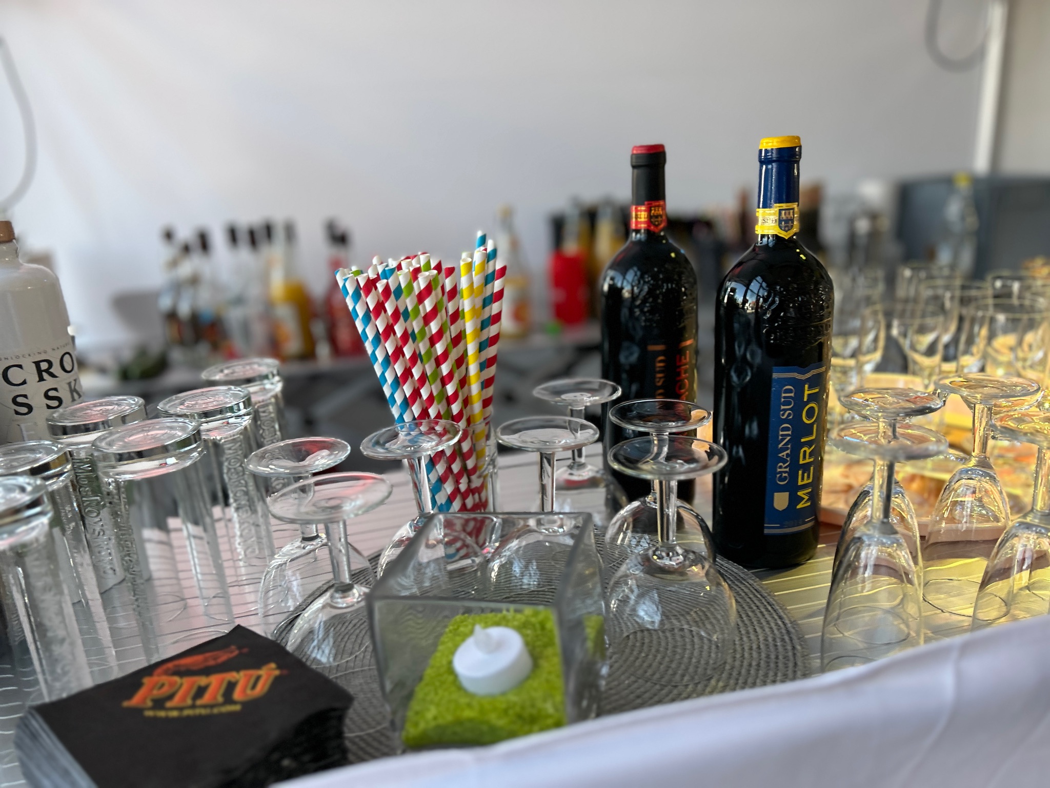 Party Gläser Set für ca. 100 Gäste /  Bier - Soft - Sekt - Wein - Schnaps - Longdrink - Glas im Paket