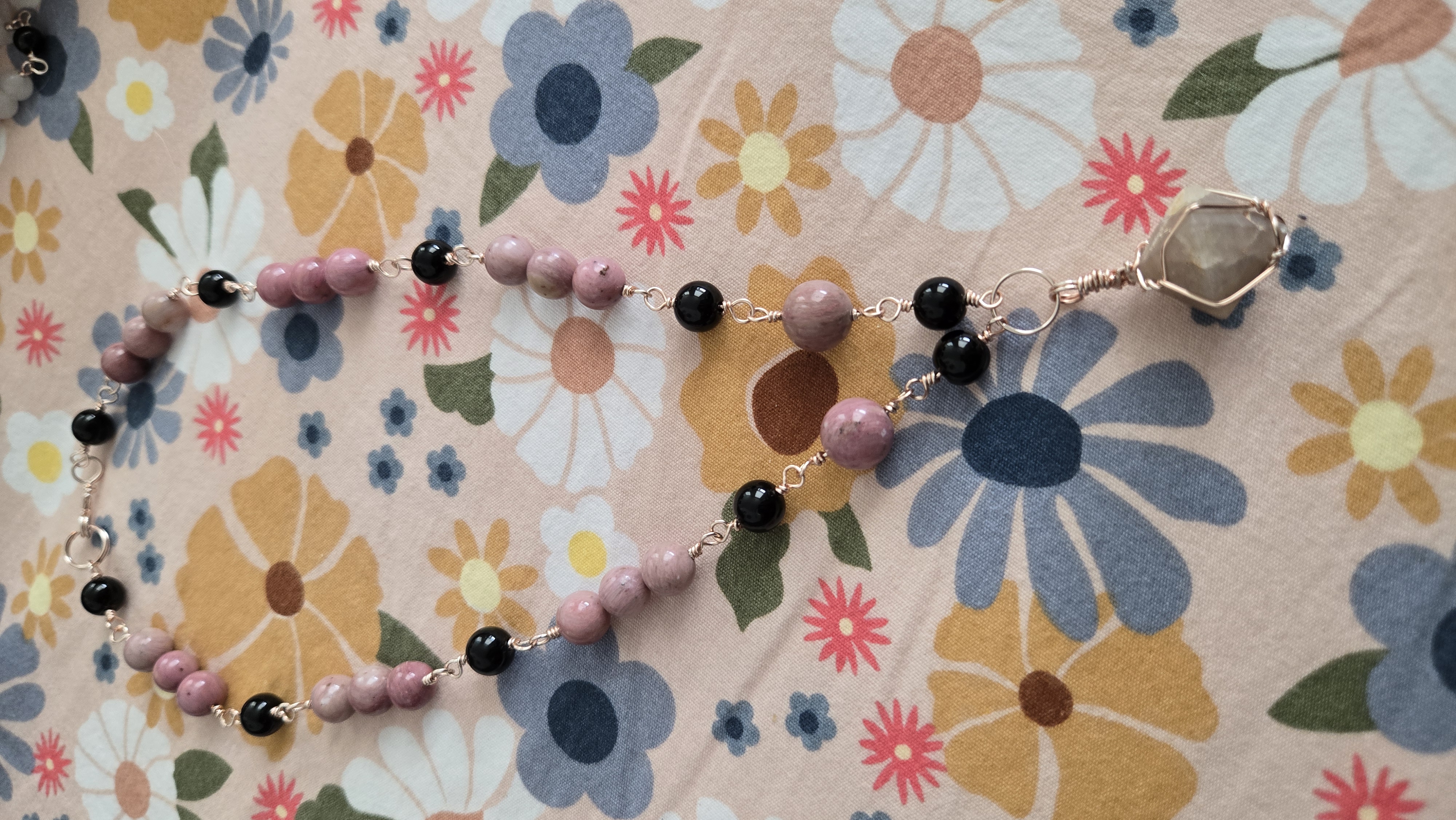 Beta Rosie Choker