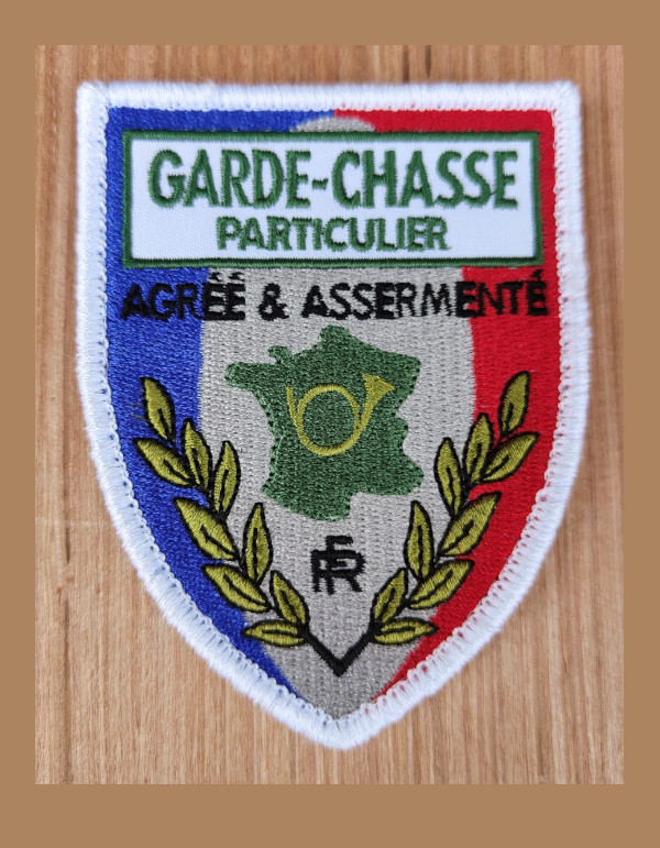 Écusson brodé « GARDE-CHASSE » (forme écus) 