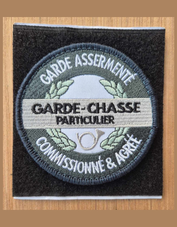 Écusson brodé « GARDE-CHASSE » (vert, blanc, argent)