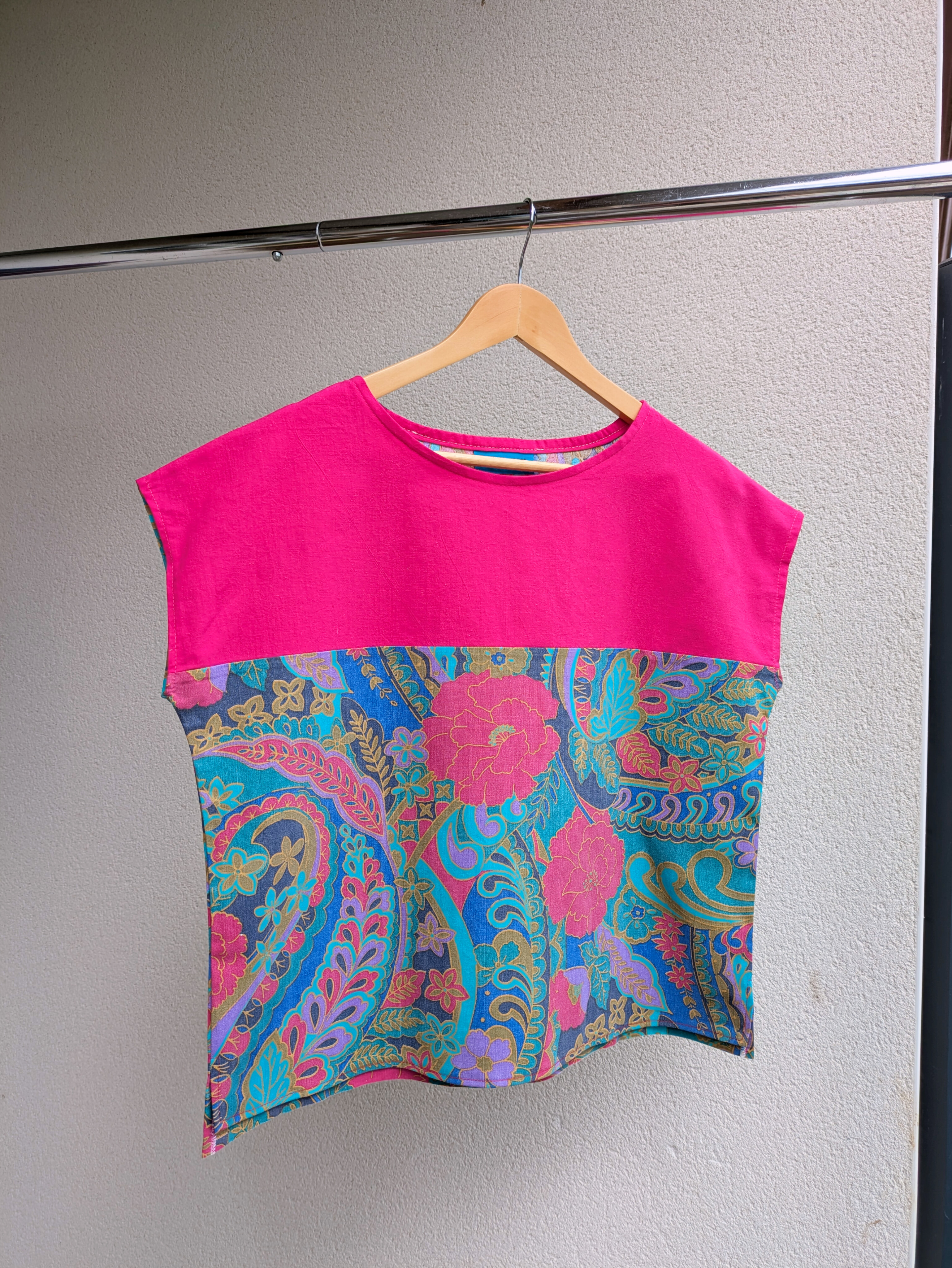 Blouse Poups - Fleurs foncées et fushia