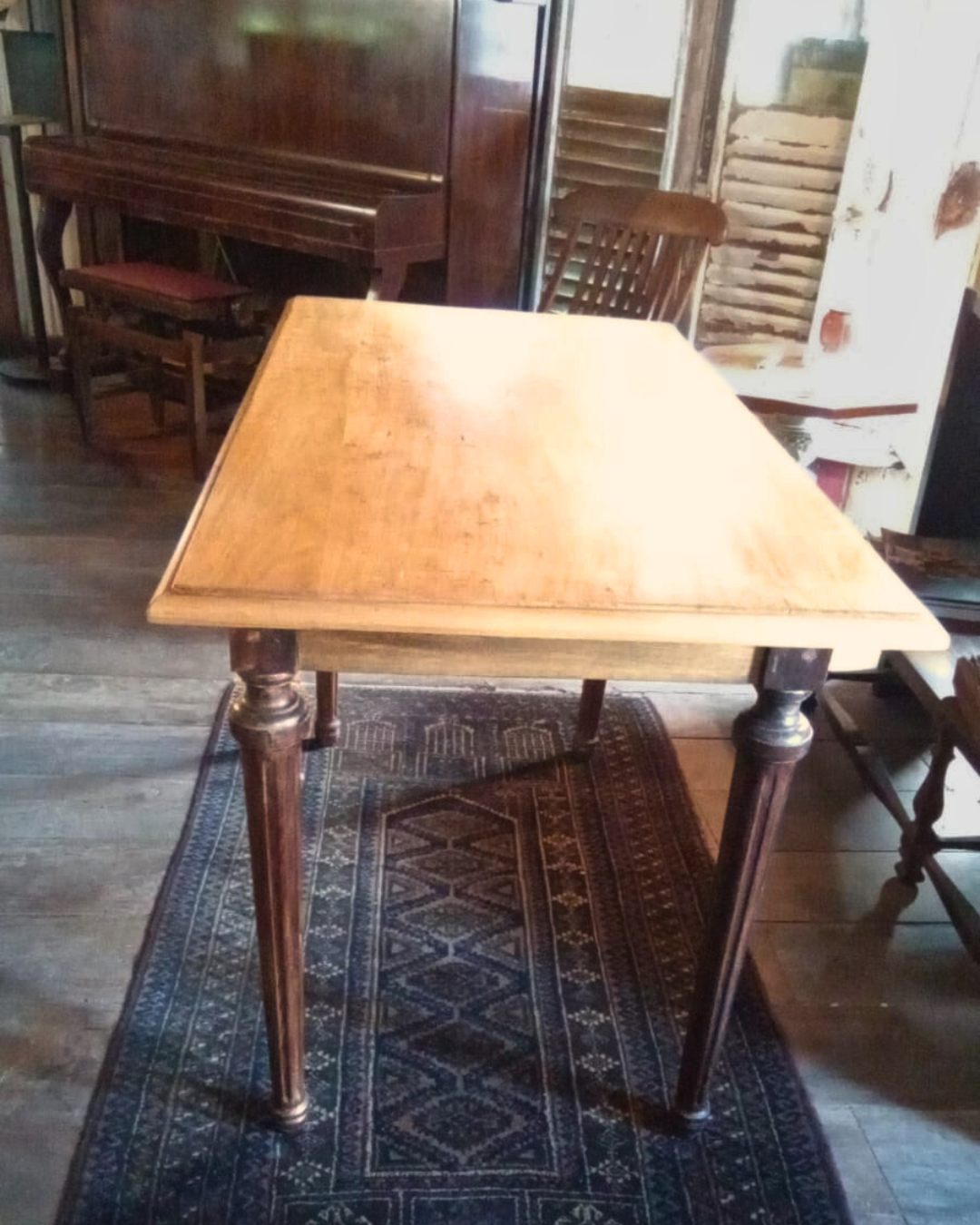 Mesa de Madeira Antiga