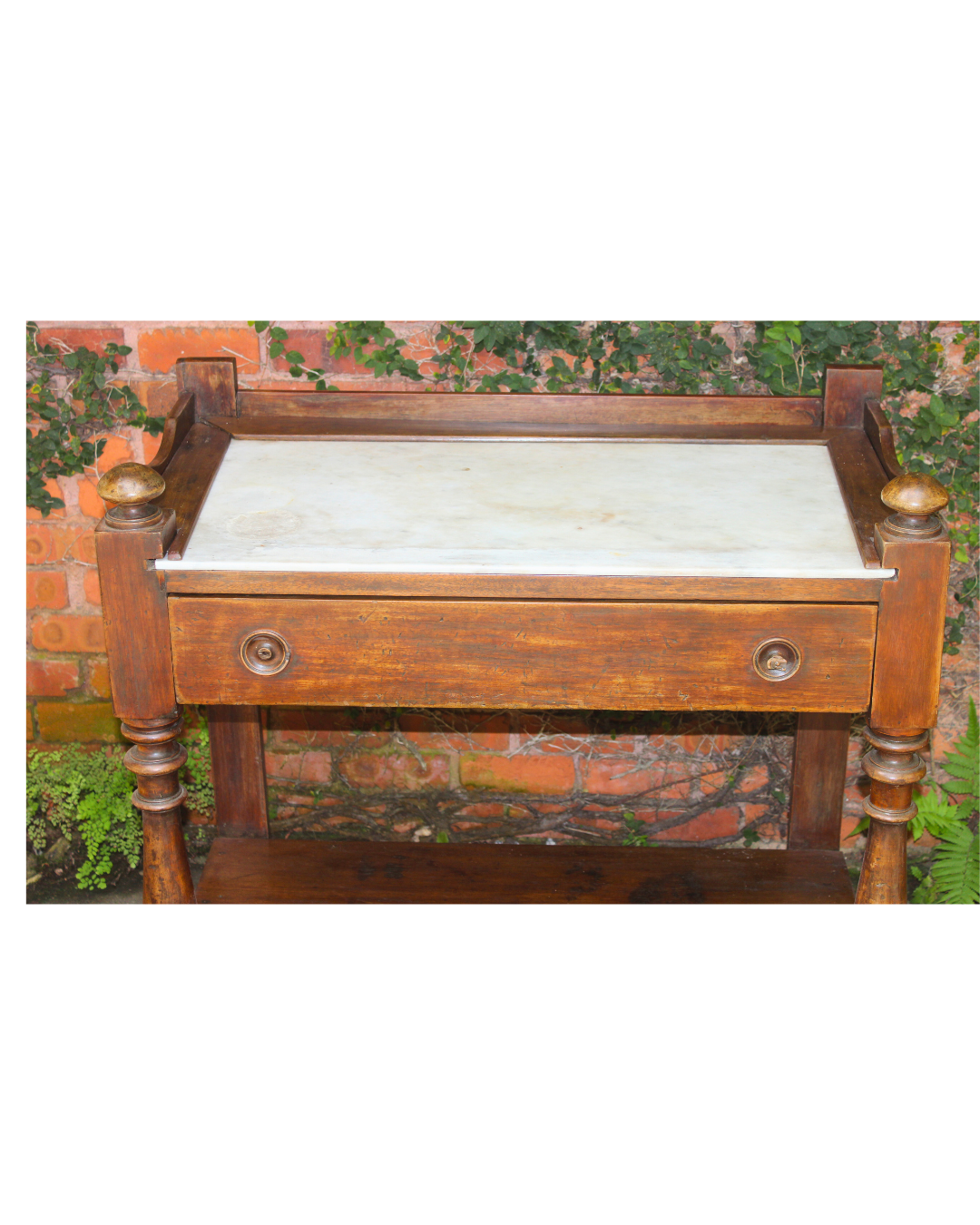 Aparador / Lavabo Antigo Clássico 83cm em Madeira com Tampo Mármore e Pés Torneados