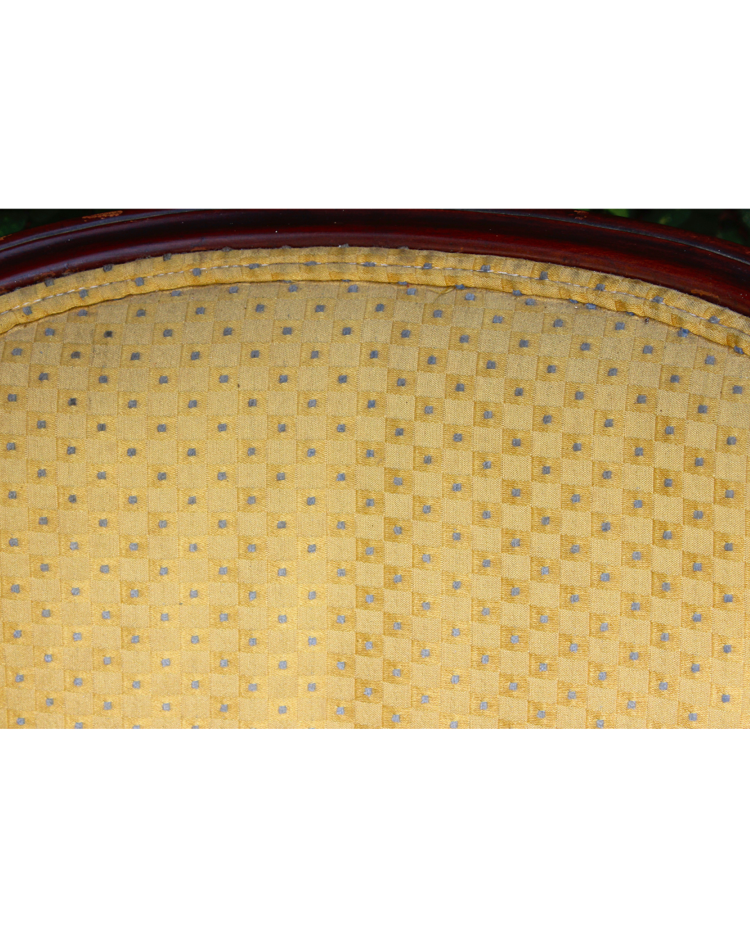 Cadeira Clássica Vintage Estilo Vitoriano/Francês - Madeira Nobre Estofado Amarelo