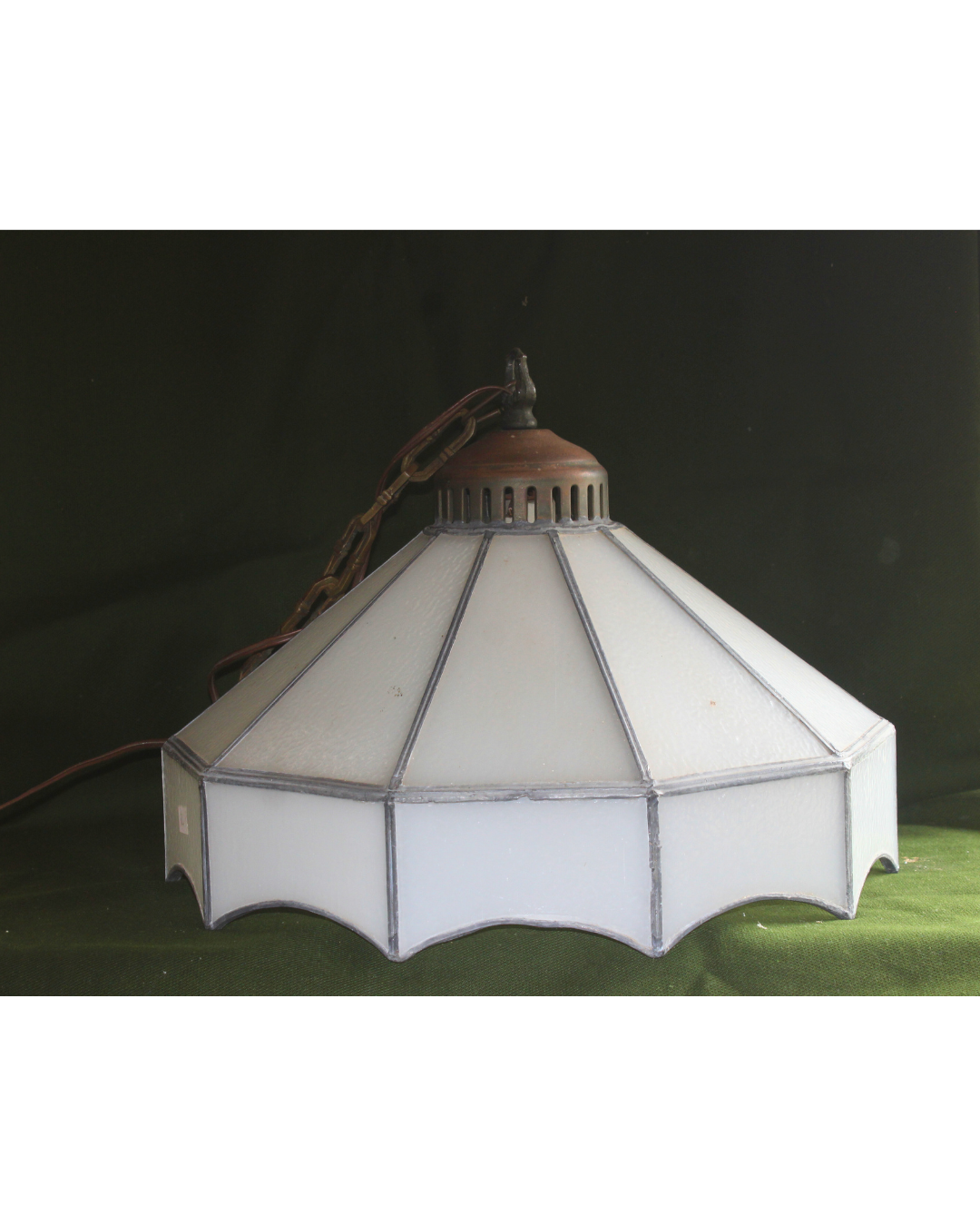 Lustre Pendente Vintage com Cúpula em Vidro Leitoso - 11 Lados/Gomos