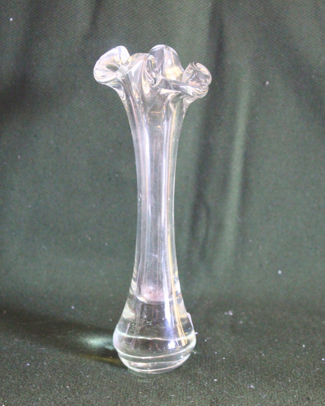 Vaso Solitário em Vidro Transparente com Borda Ondulada