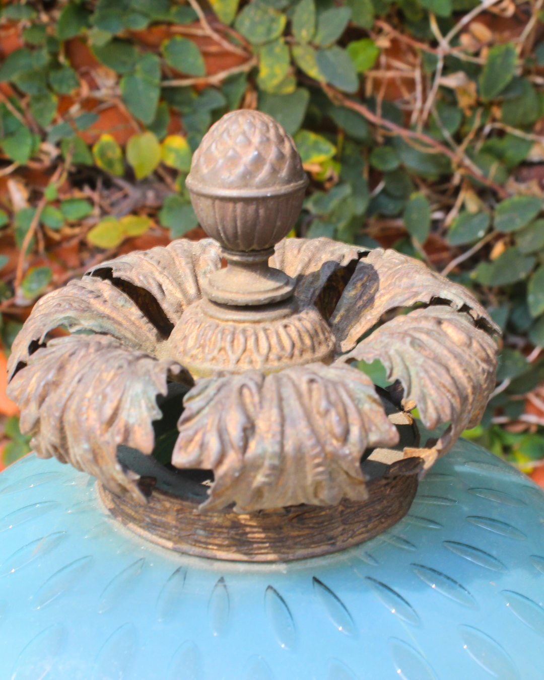 Abajur / Lustre de Mesa ou Teto em Vidro Murano Azul Opalino com Base de Bronze e Dupla Função - Joia Veneziana