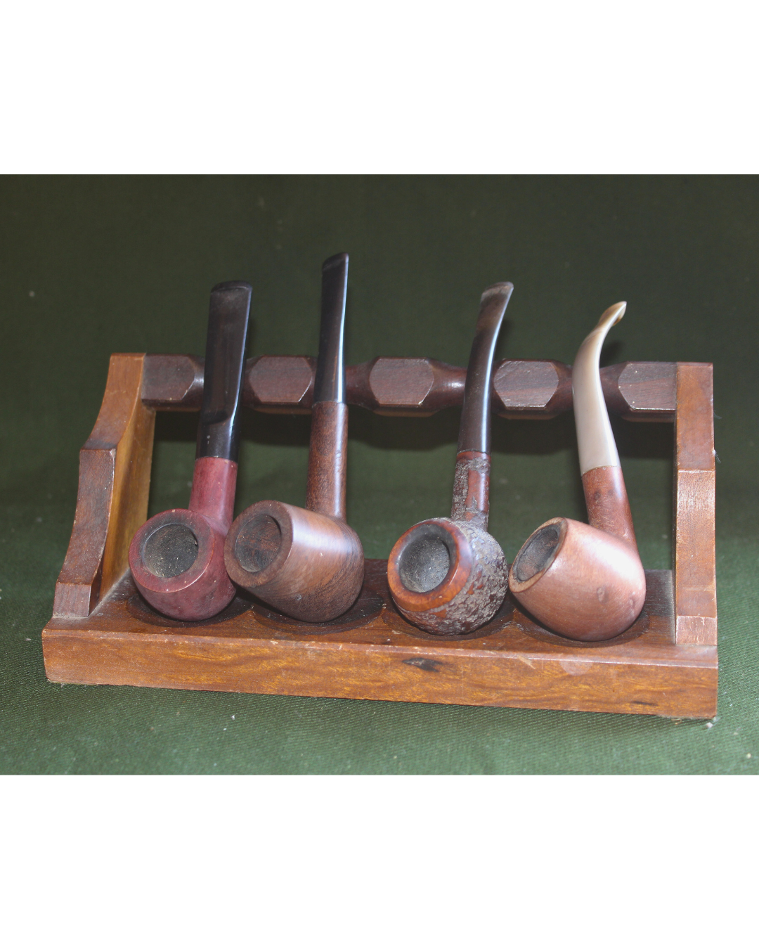 Conjunto Exclusivo de 4 Cachimbo Vintage em Briar e Suporte de Madeira