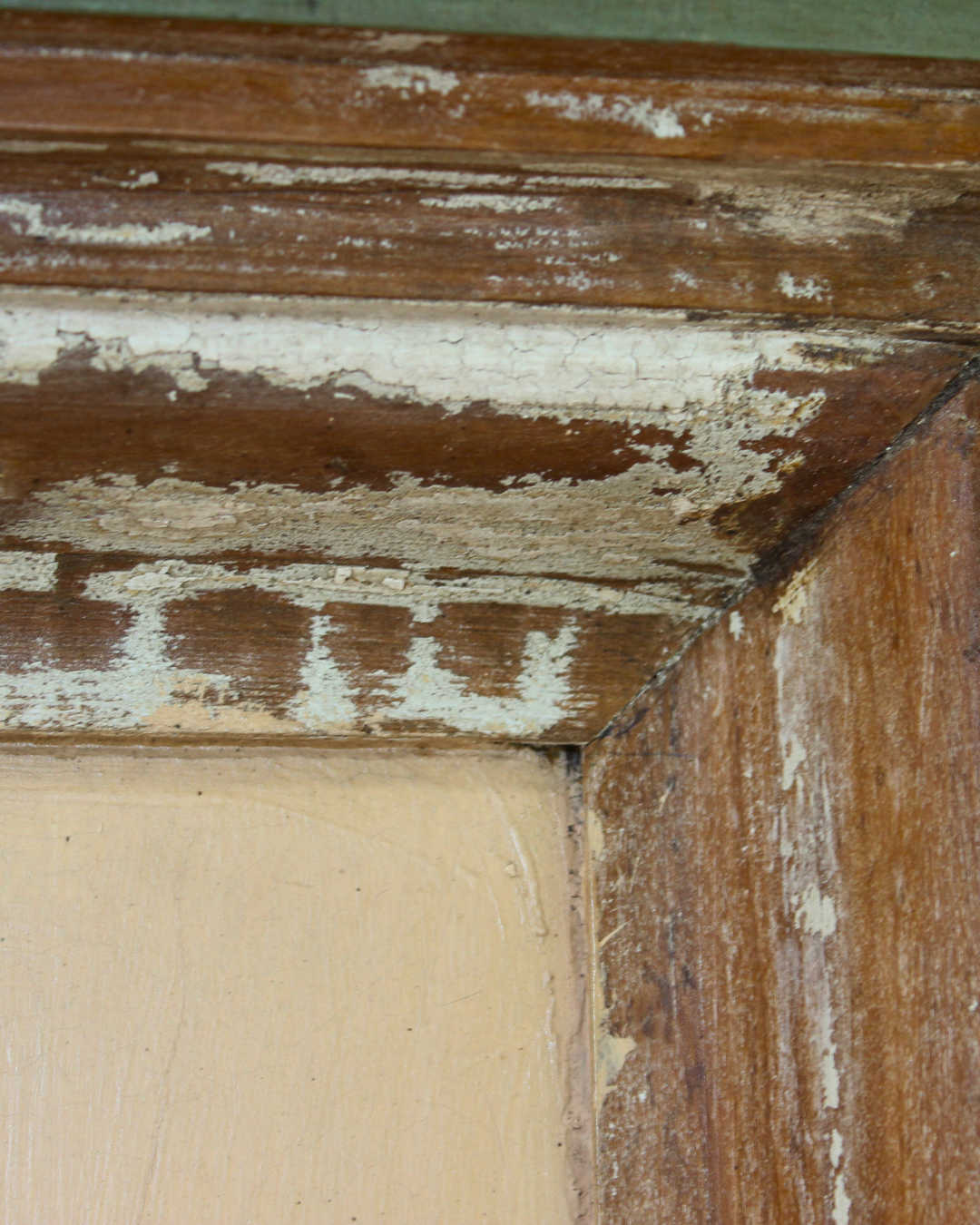 Espelho Bisotê Grande com Moldura Vintage Distressed - Beleza e Amplitude para Seu Ambiente