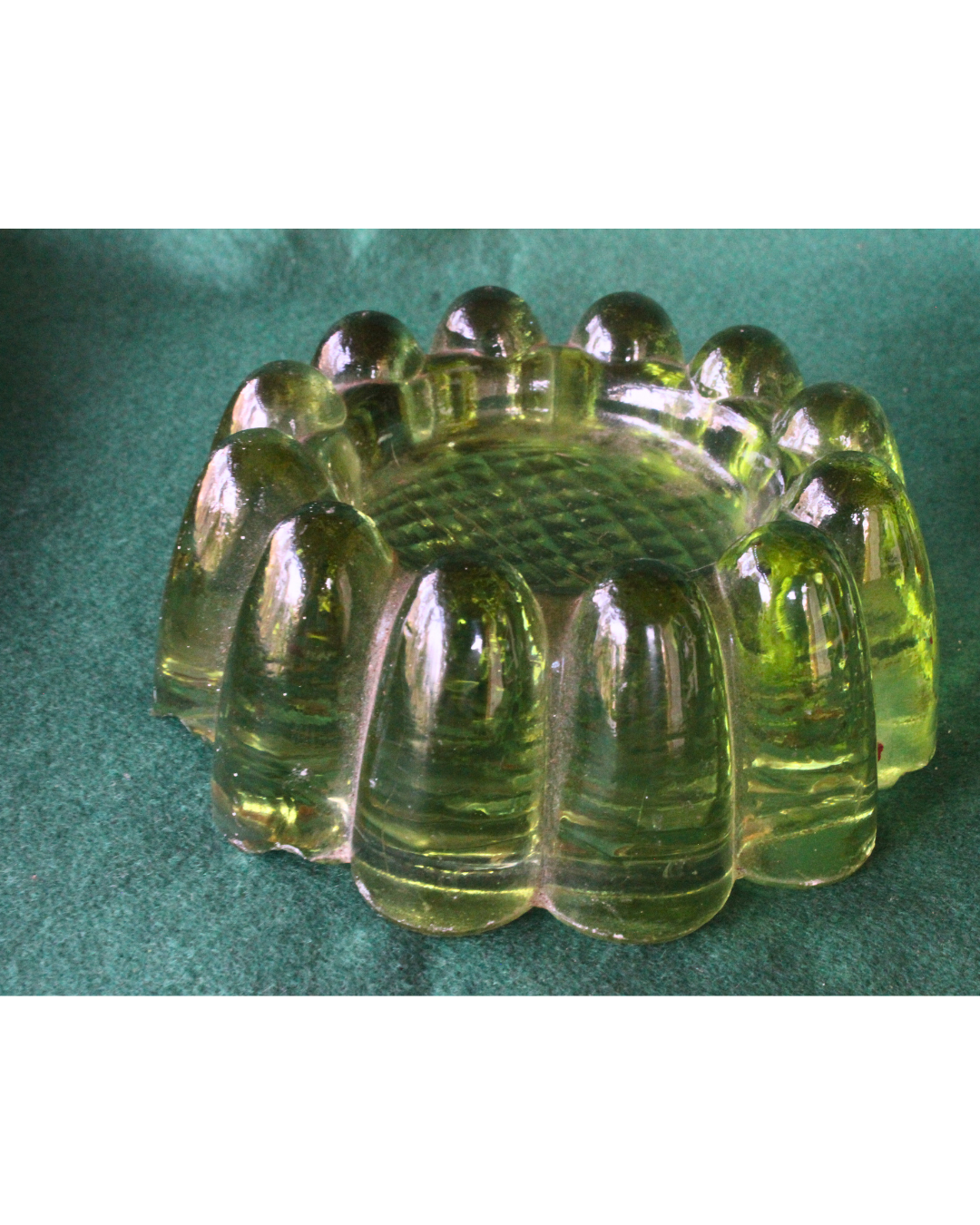 Par de Cinzeiros/Porta-Objetos Vintage em Vidro Lapidado Verde-Limão