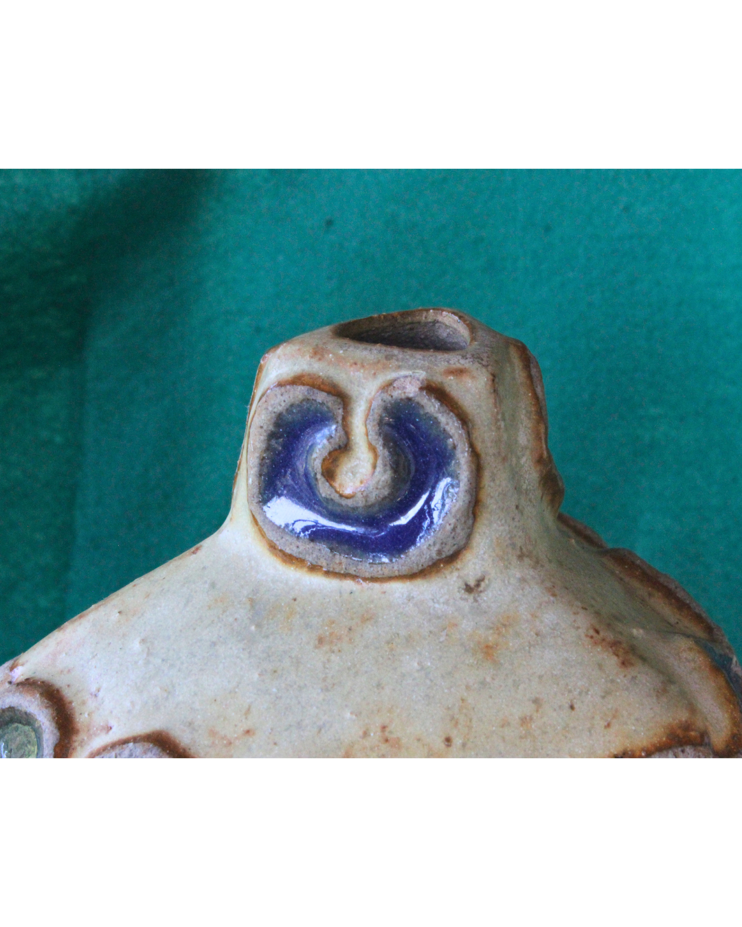 Conjunto Exclusivo de Cerâmica Artesanal Assinada "4#" (Barcelona)