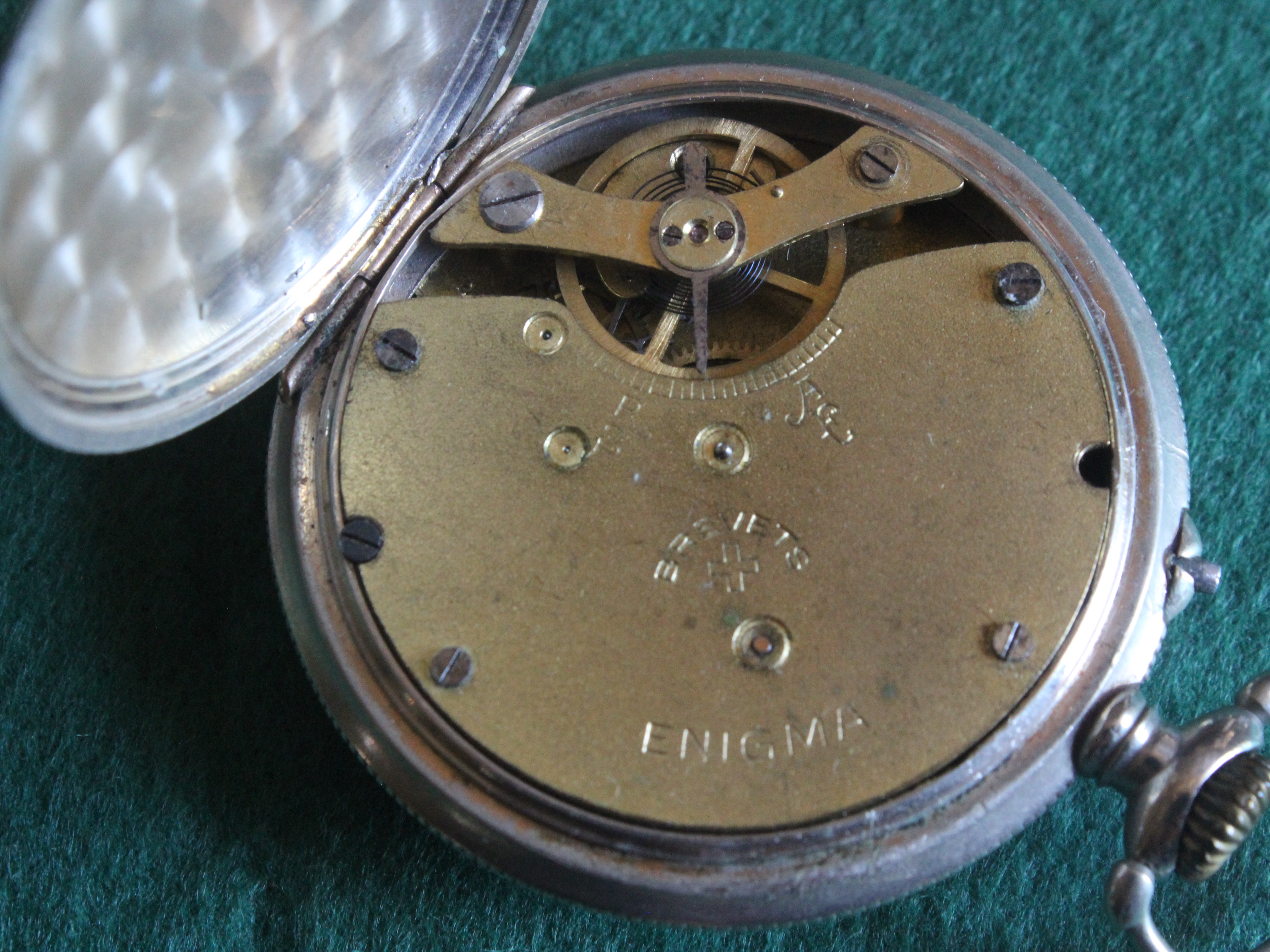 relógio de bolso vintage da marca "ENIGMA"