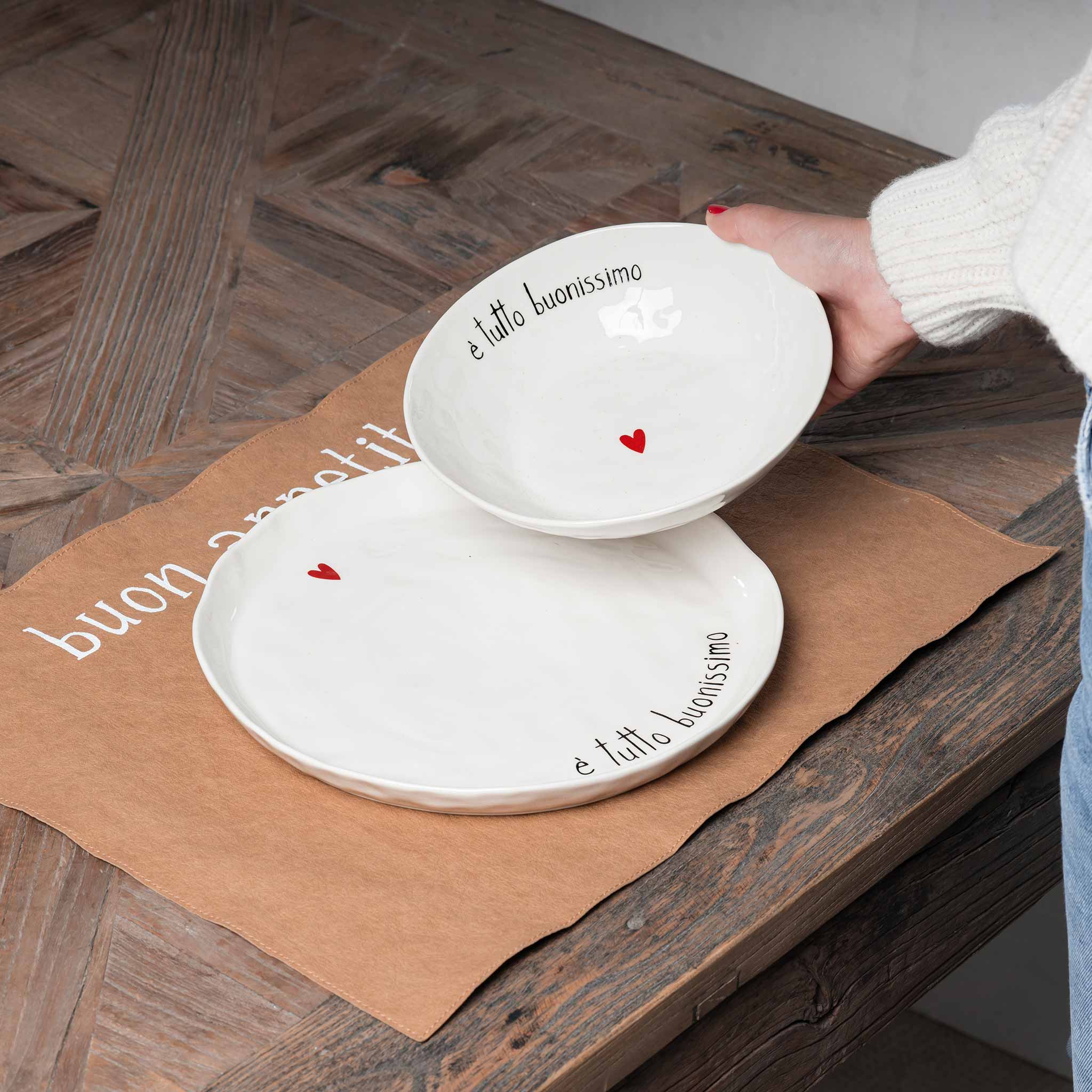 Set 2 piatti piani ceramica "E' tutto buonissimo" 