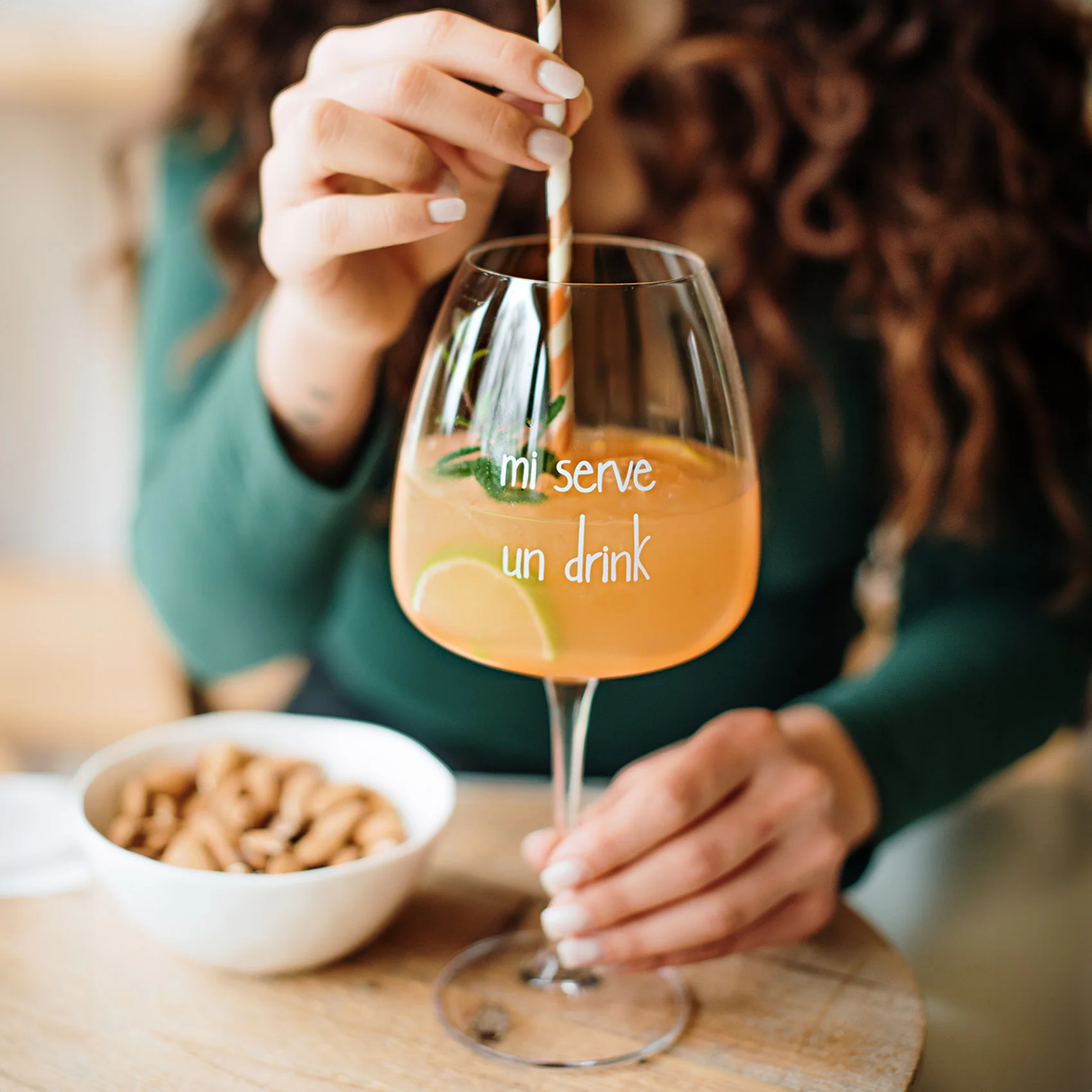 Set 2 calici vetro "Mi serve un drink"