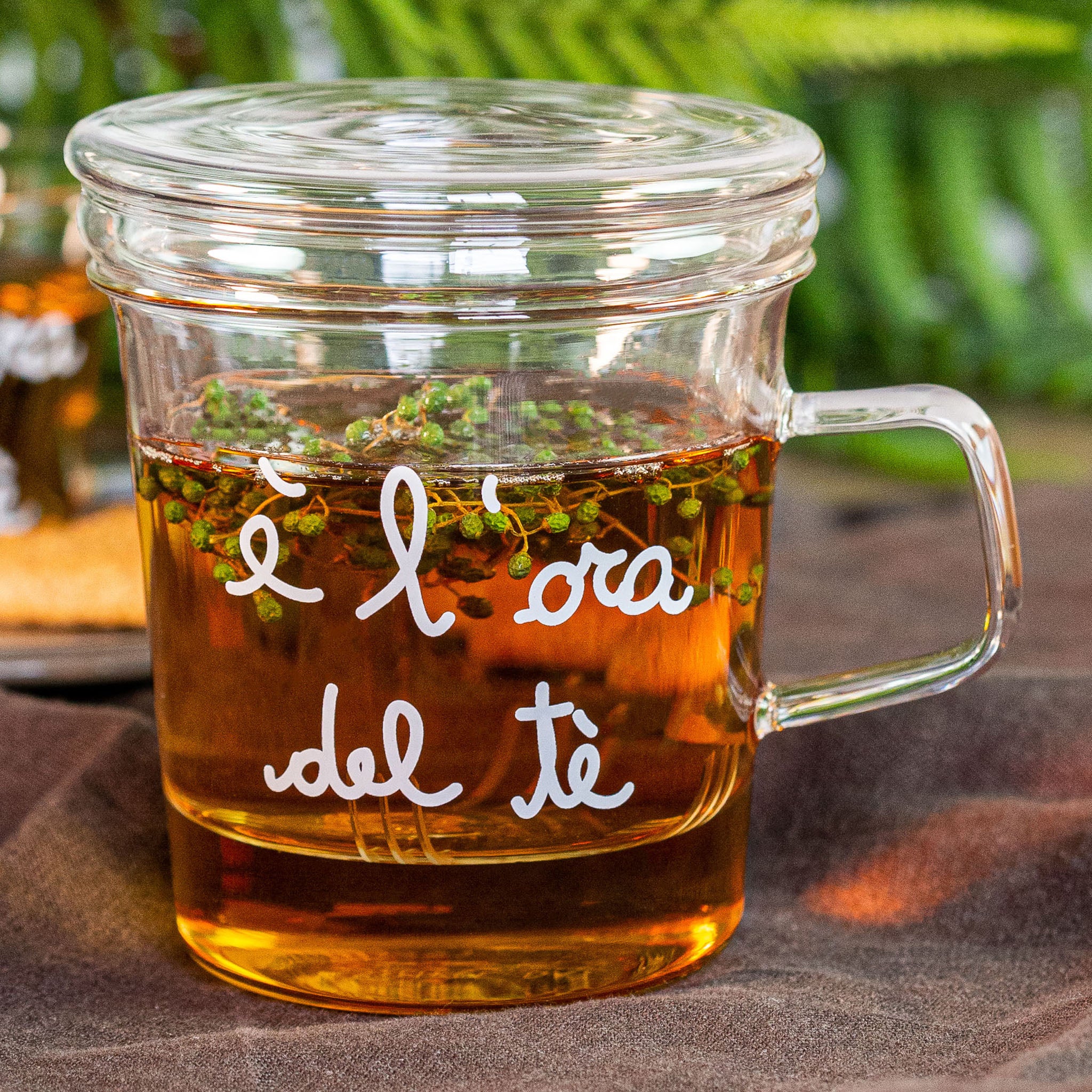Mug vetro con infusore "E' l'ore del tè"