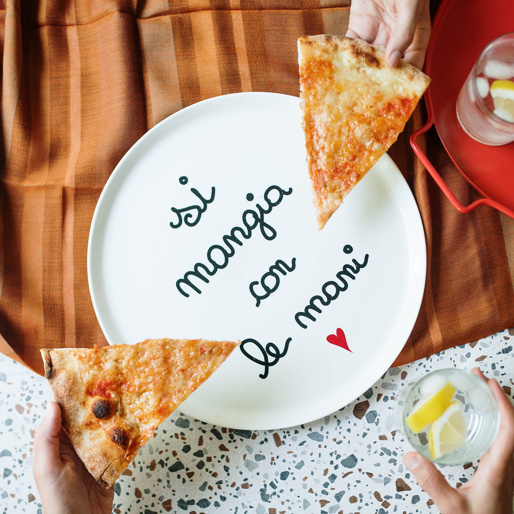 Piatto pizza ceramica "Si mangia con le mami"