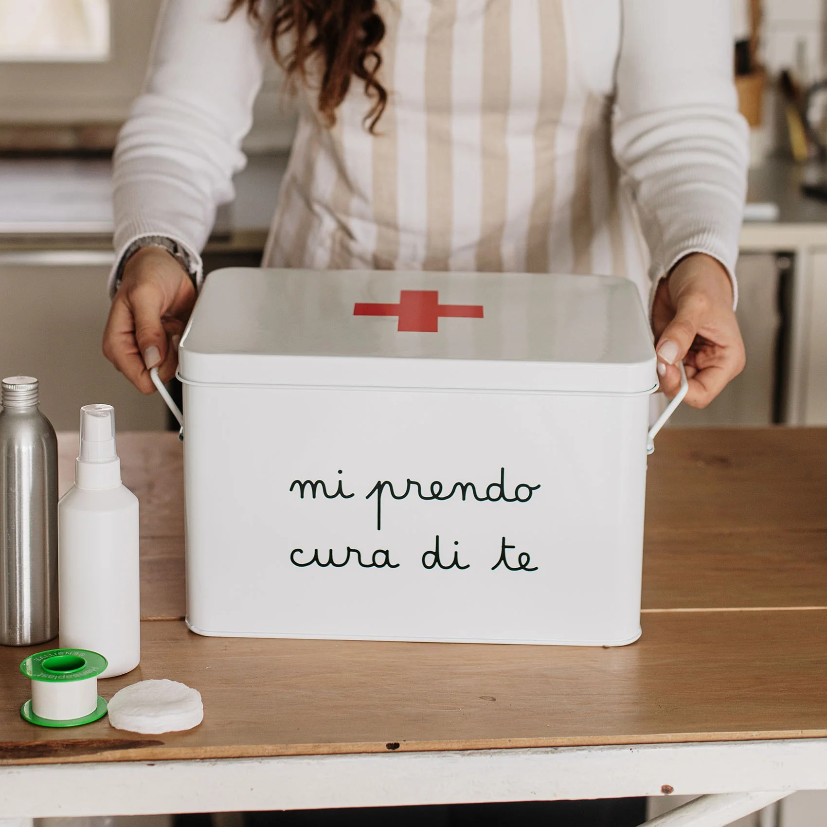 Scatola in acciaio verniciato "Mi prendo cura di te" grande 