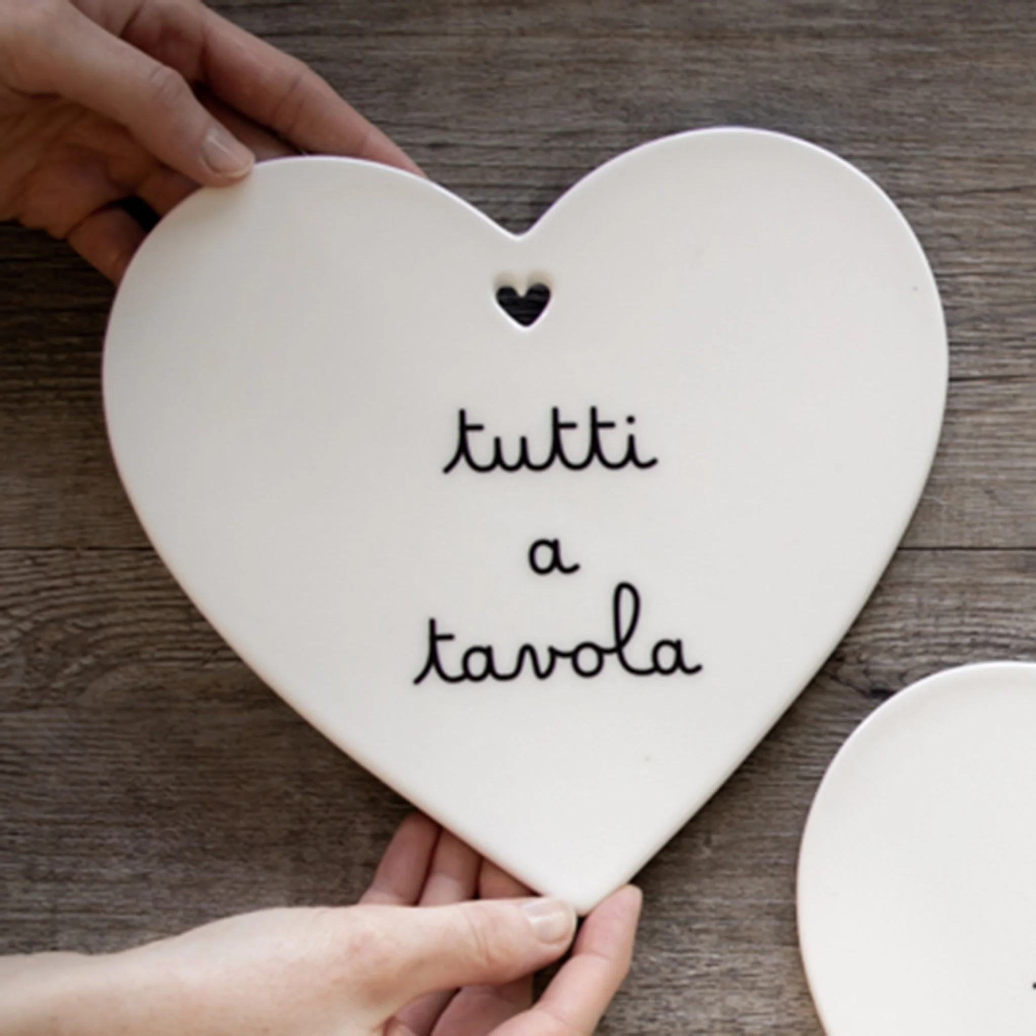 Sottopentola cuore in ceramica "Tutti a tavola"
