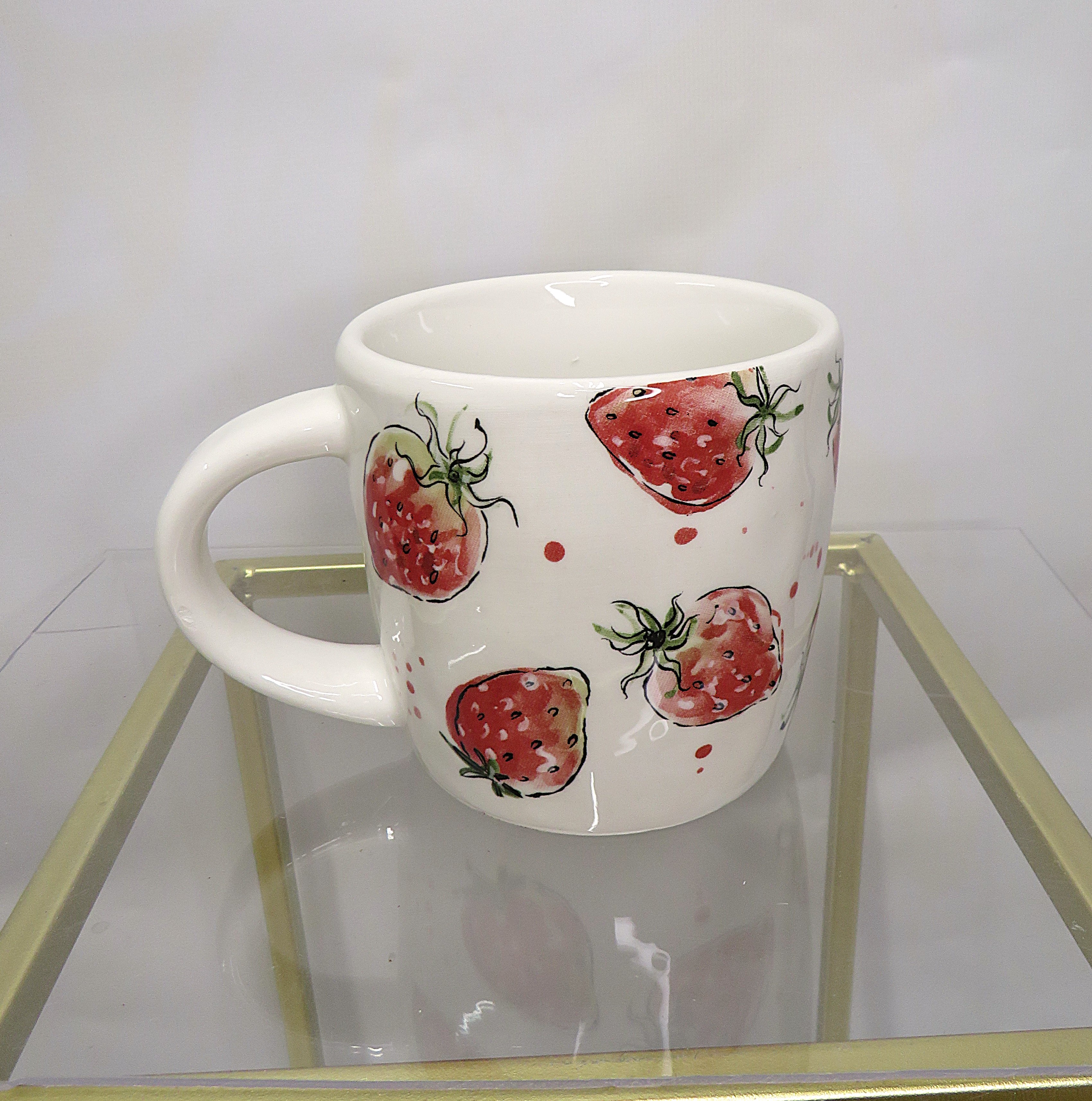 Tazza in ceramica fantasia fragole 
