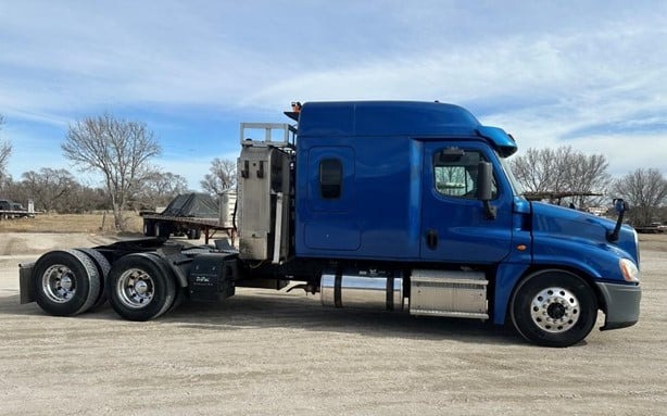 2018 FREIGHTLINER CASCADIA 125