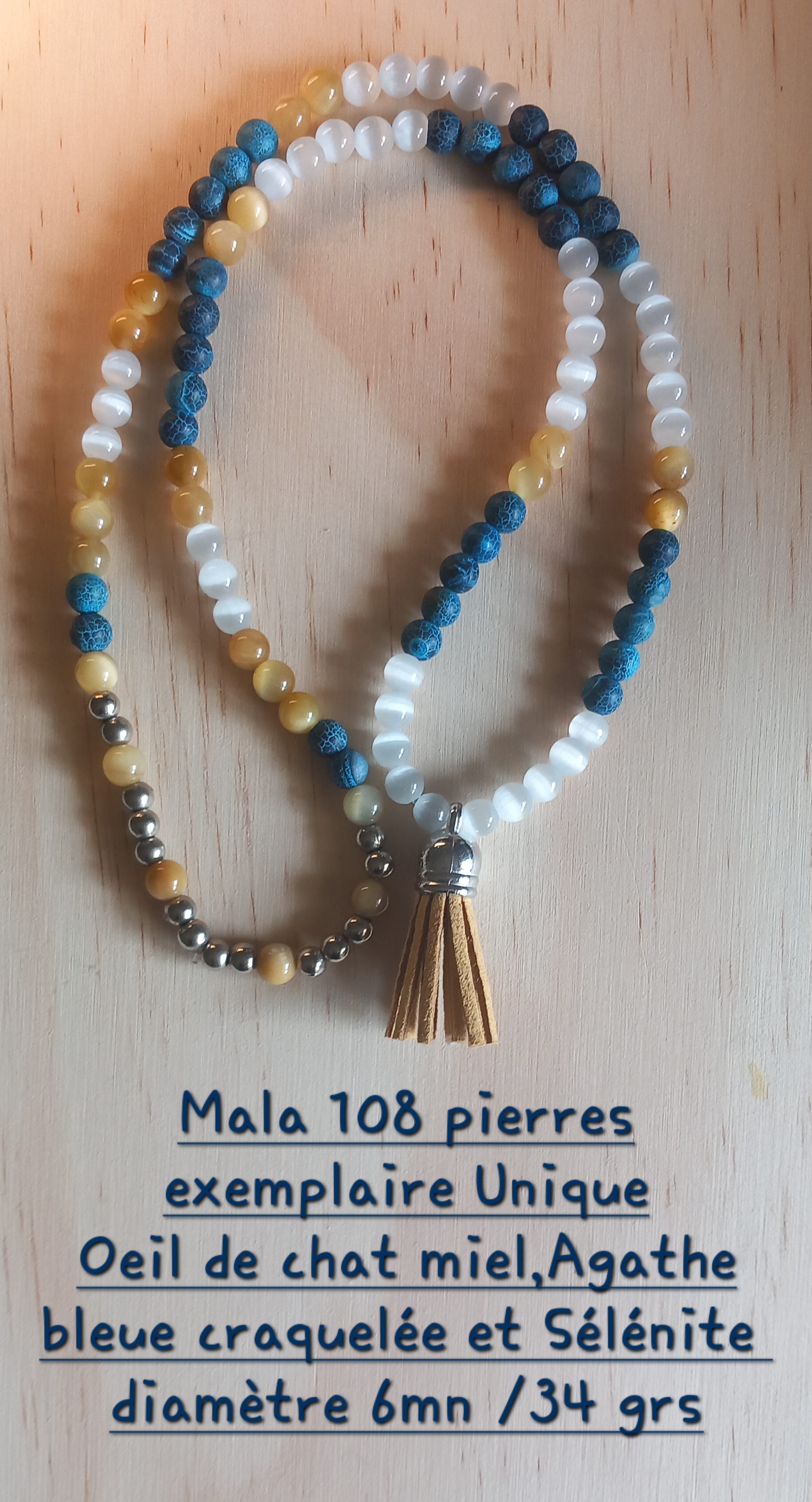 Collier Mala 108 pierres Œil de chat miel, Agathe bleue craquelée et Sélénite