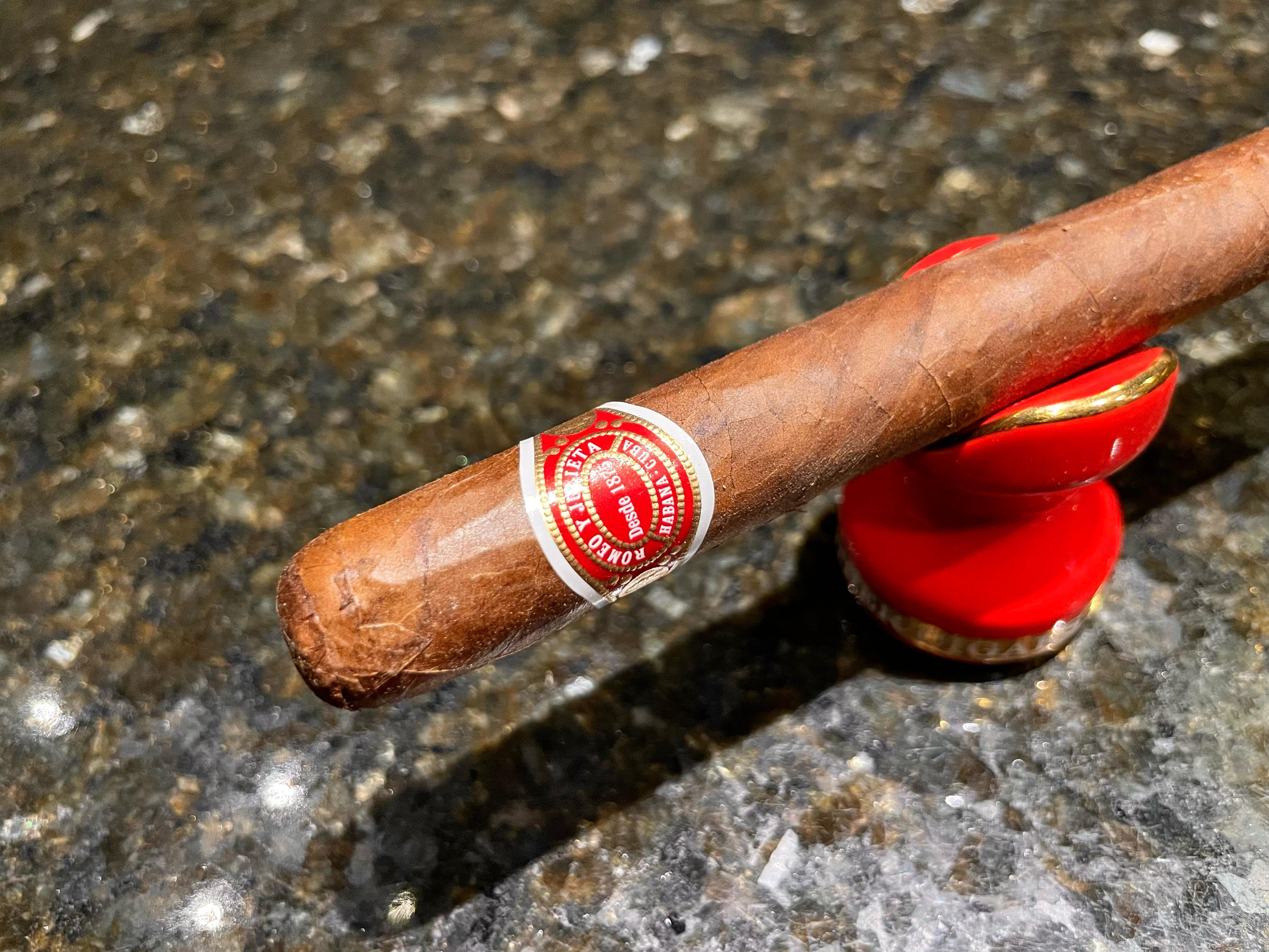 Romeo y Julieta Cazadores C/25