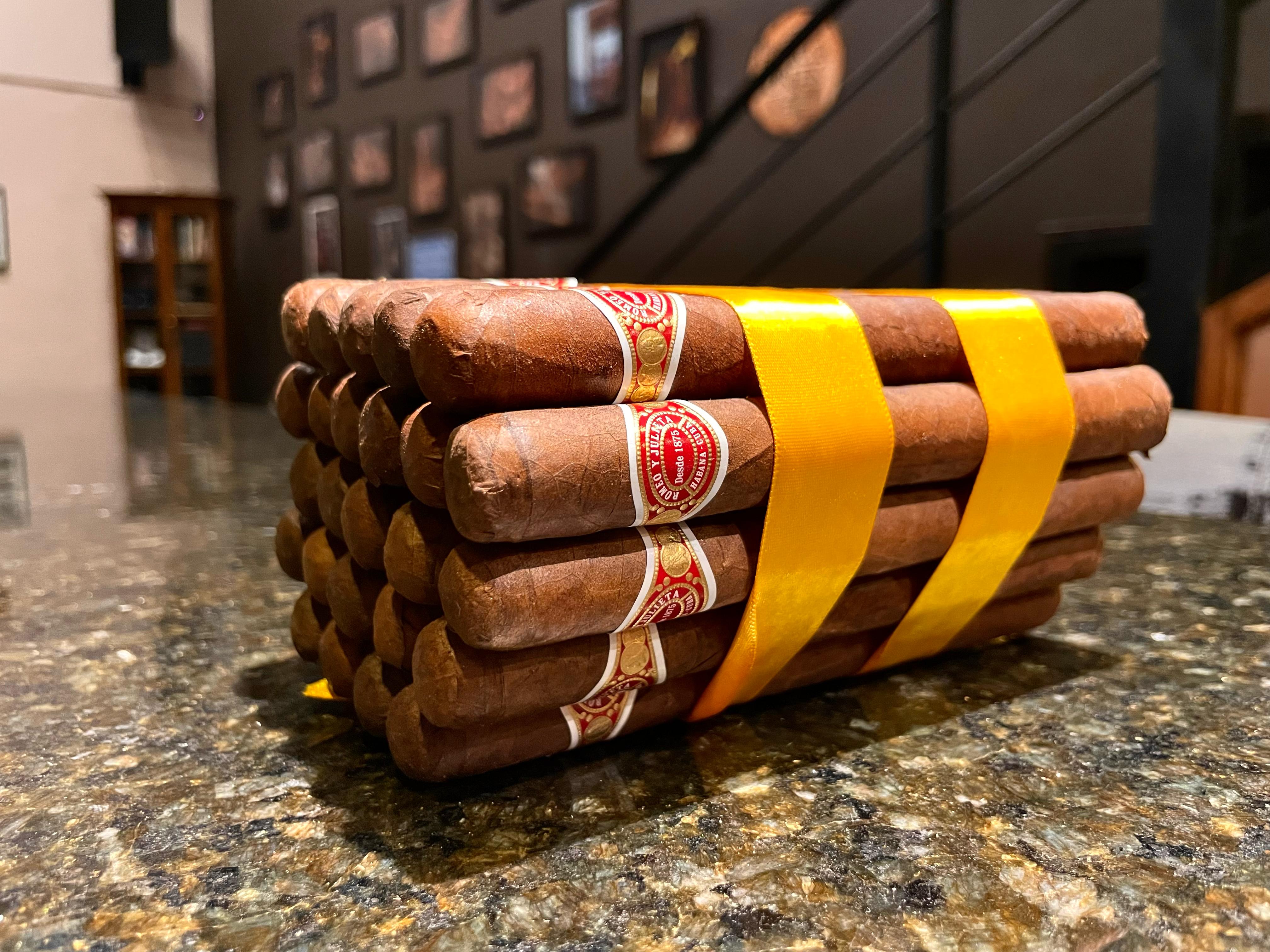 Romeo y Julieta Cazadores C/25