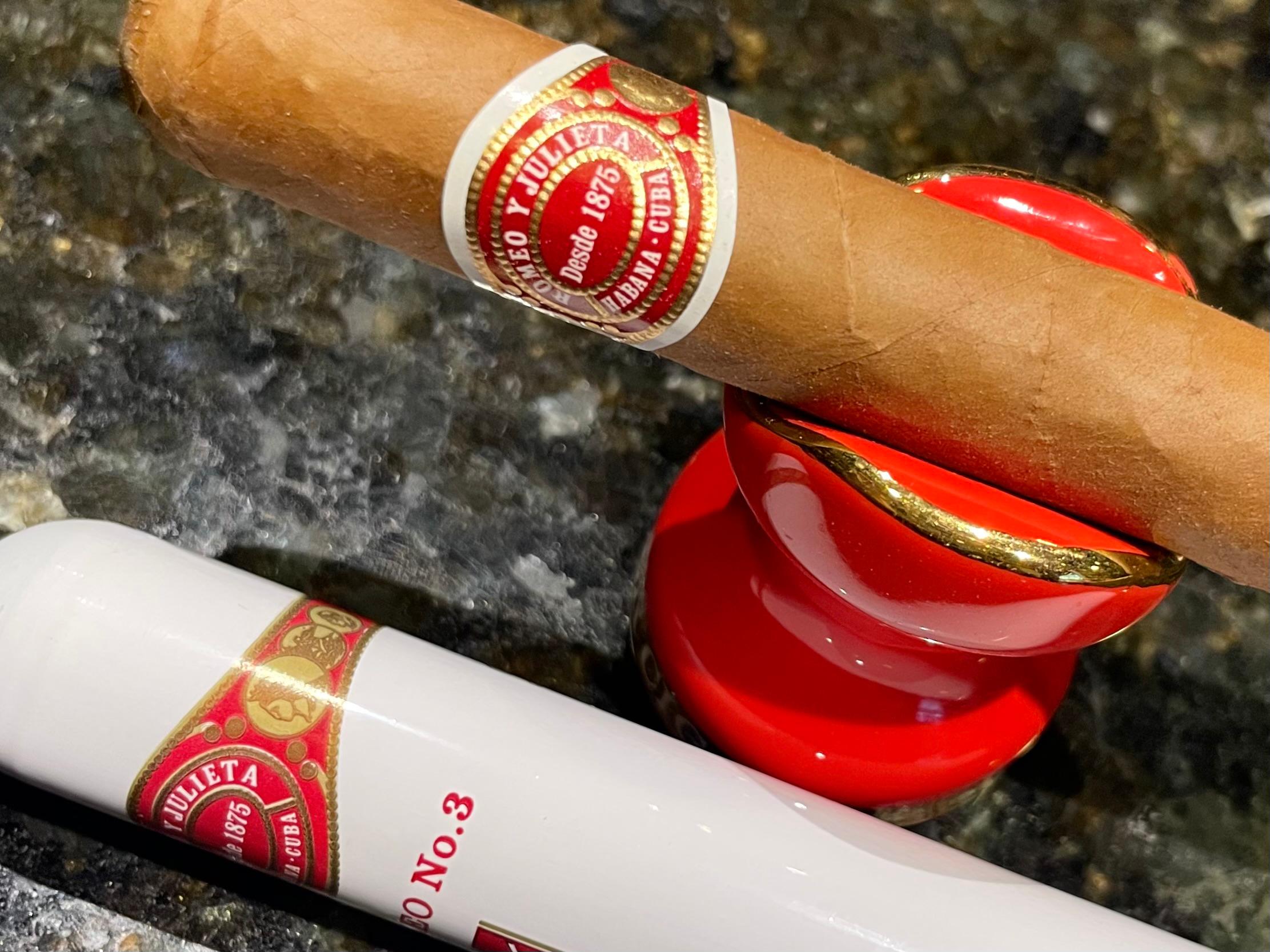 ROMEO Y JULIETA NO. 3 TUBO