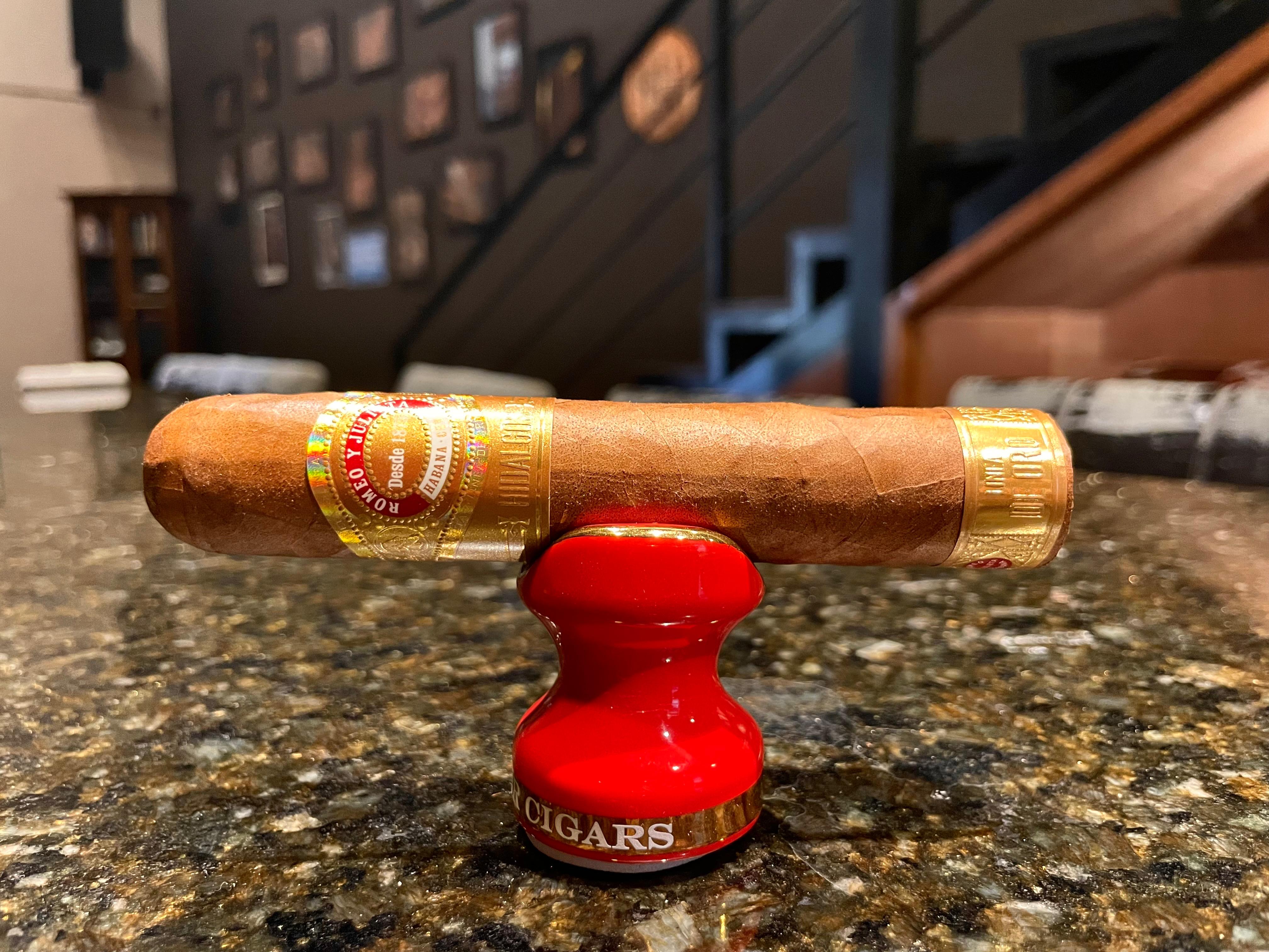 ROMEO Y JULIETA HIDALGOS LINEA DE ORO 