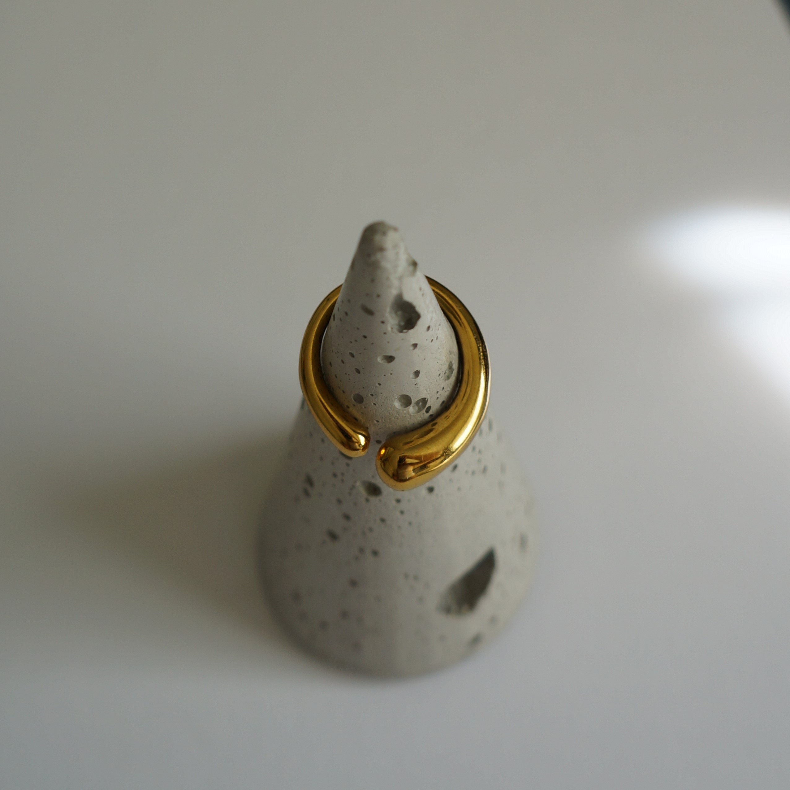 Vis-a-vis Ring