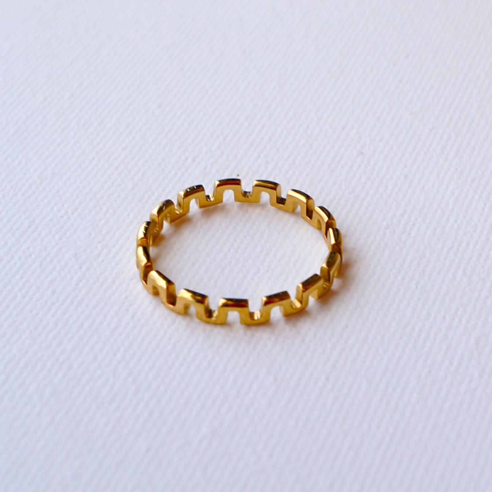 Ups and Downs Ring