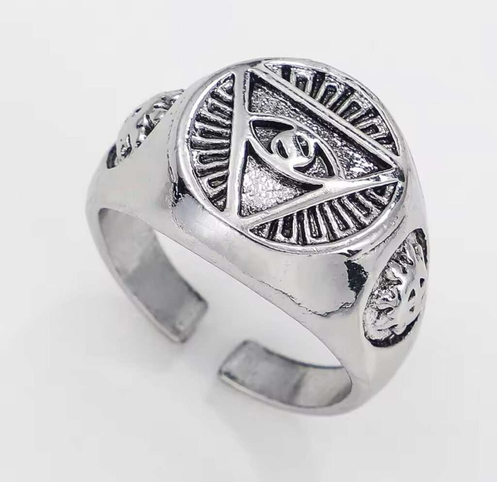 Illuminati ring available in gold and silver (2-10days delivery)