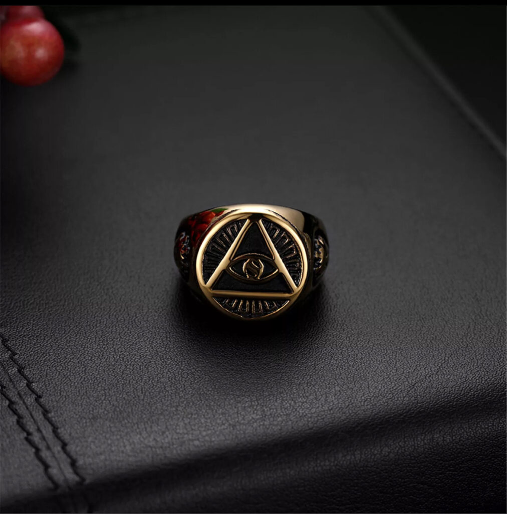 Illuminati ring available in gold and silver (2-10days delivery)