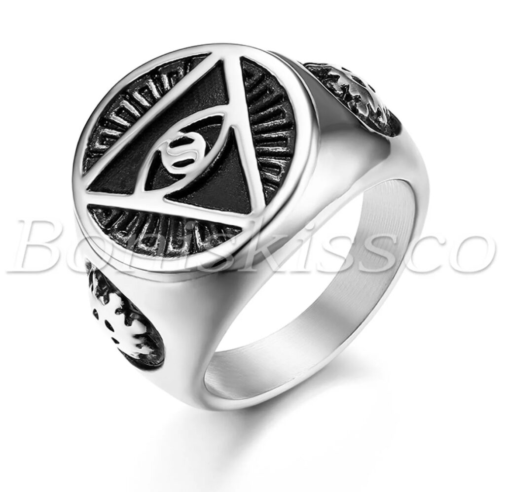 Illuminati ring available in gold and silver (2-10days delivery)
