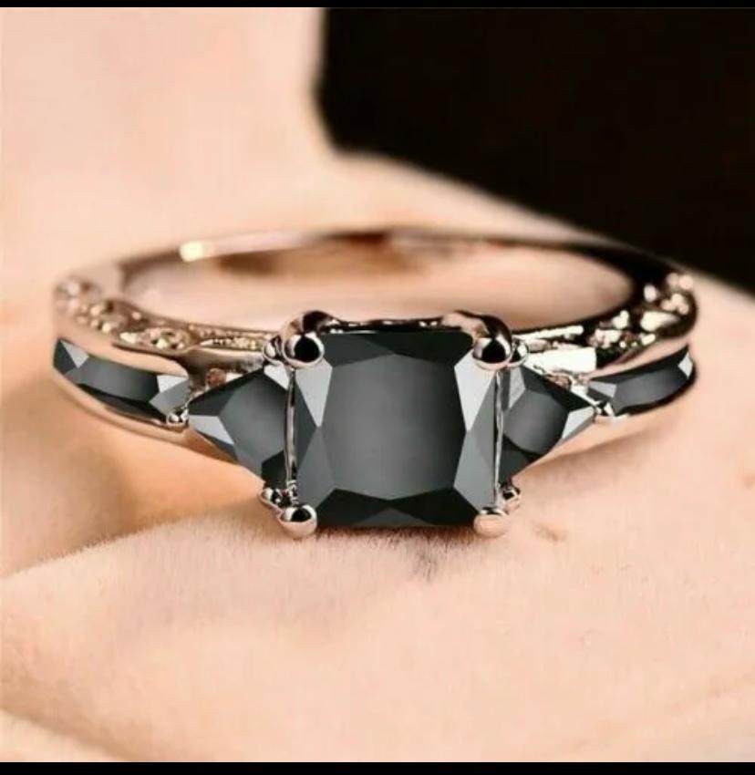 Elegant Black Diamond Ring
