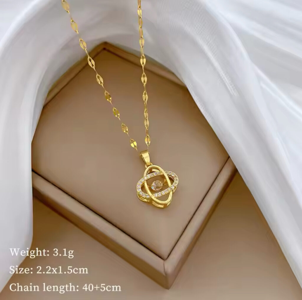 Elegant Gold Pendant Necklace