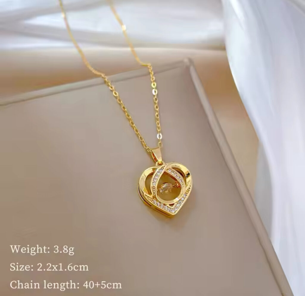 Elegant Gold Pendant Necklace